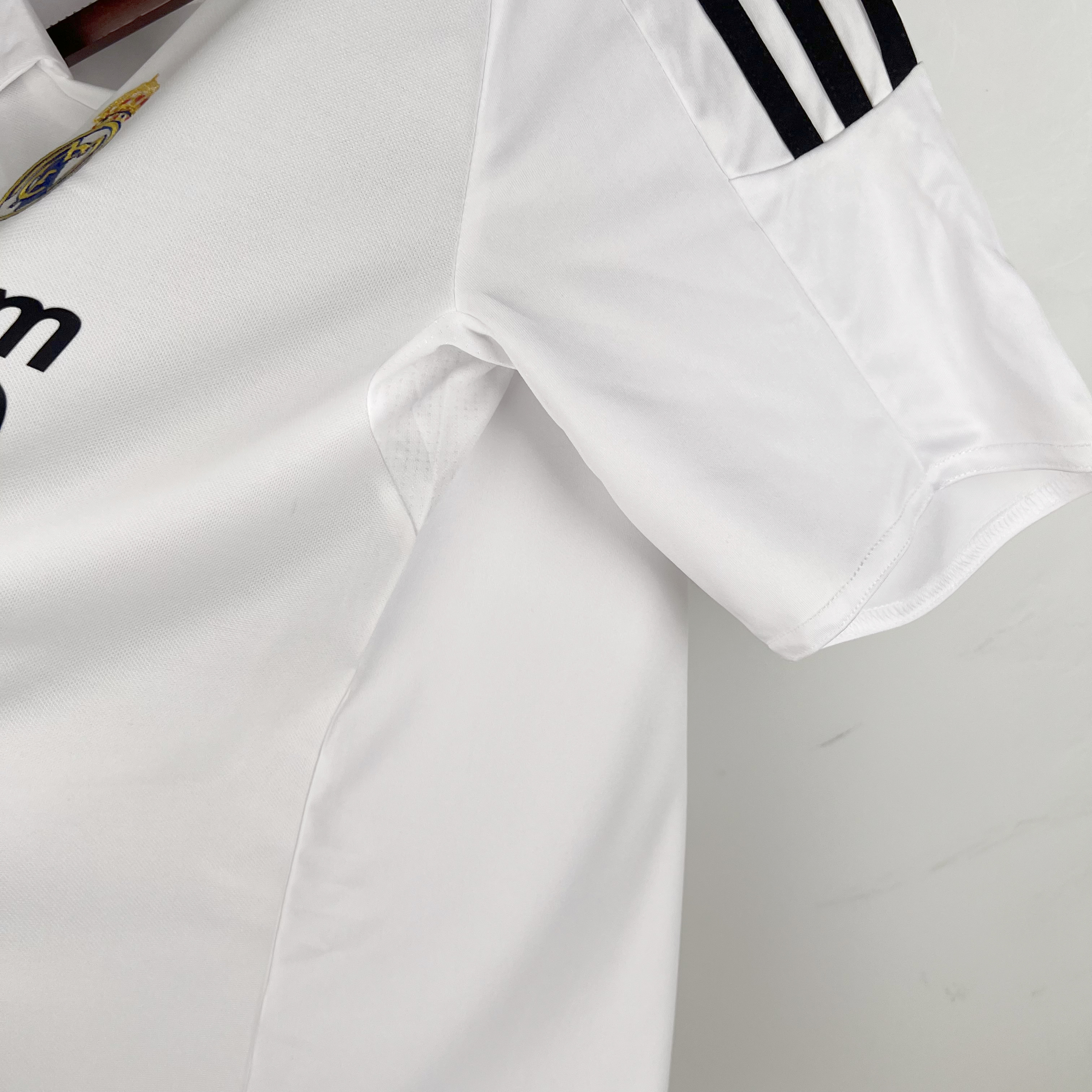JerseysGala.com | Retro Real Madrid 08-09 Home Stadium Jersey -Customize Name, Number and Patch | Worldwide Shipping