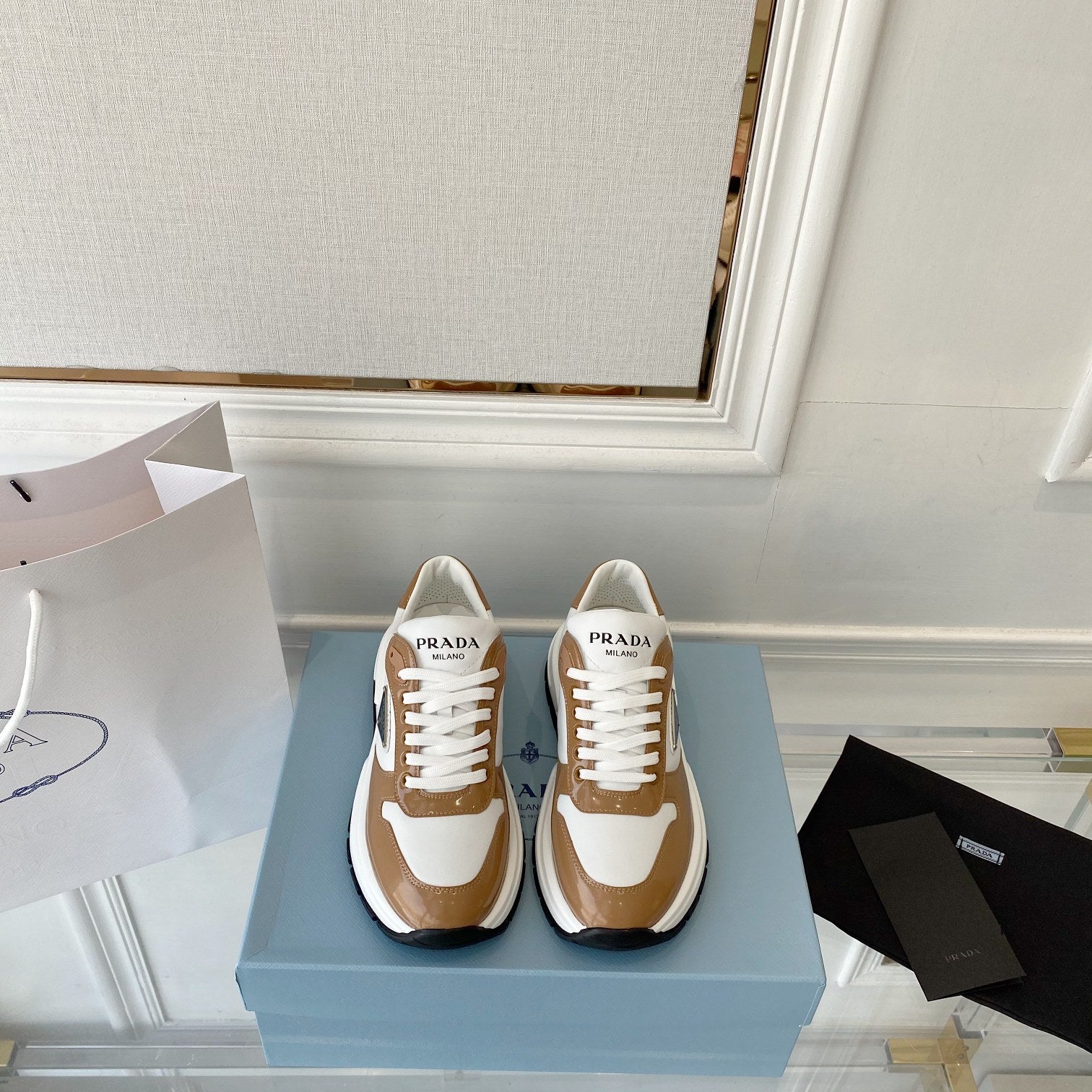 PRADA 25S THICK SOLE SNEAKER IN WHITE AND BROWN CALFSKIN、mysite、Cacoeks
