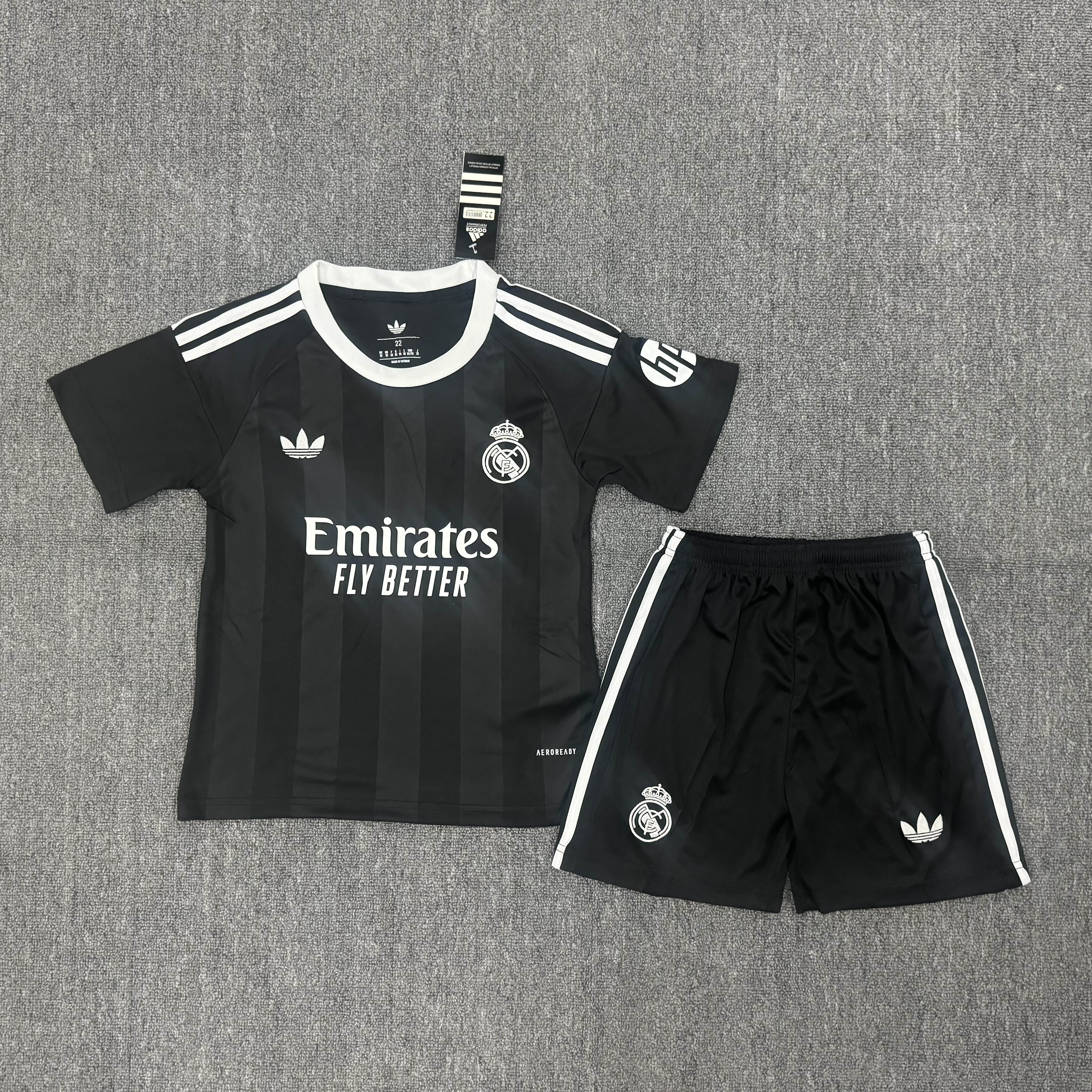 2025/2026 Real Madrid Goalkeeper Black Football Shirt 1:1 Thai Quality Kids Size:football jersey mysite: unitedjerseyfootball 邓江浪:football