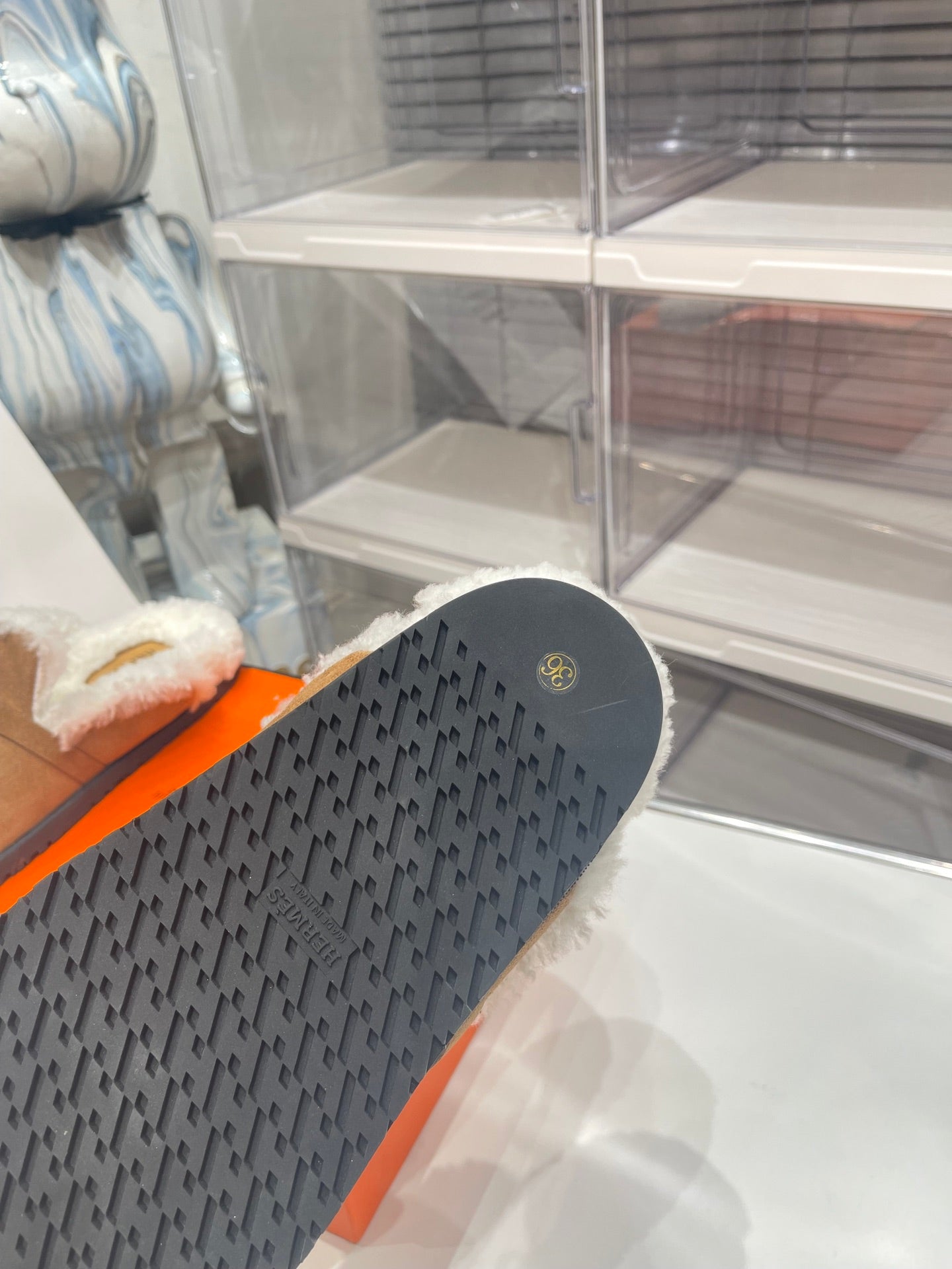 SLIP-ON MULE IN MEDIUM BROWN SUEDE AND SHEARLING LINING、mysite、Cacoeks