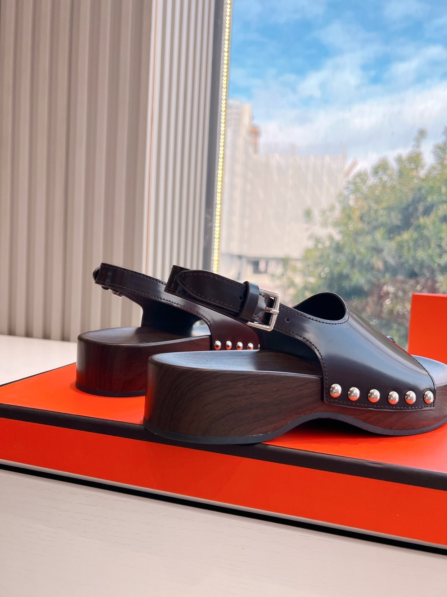 FLAT SANDAL IN BRUNETTE BROWN CALFSKIN、mysite、Cacoeks