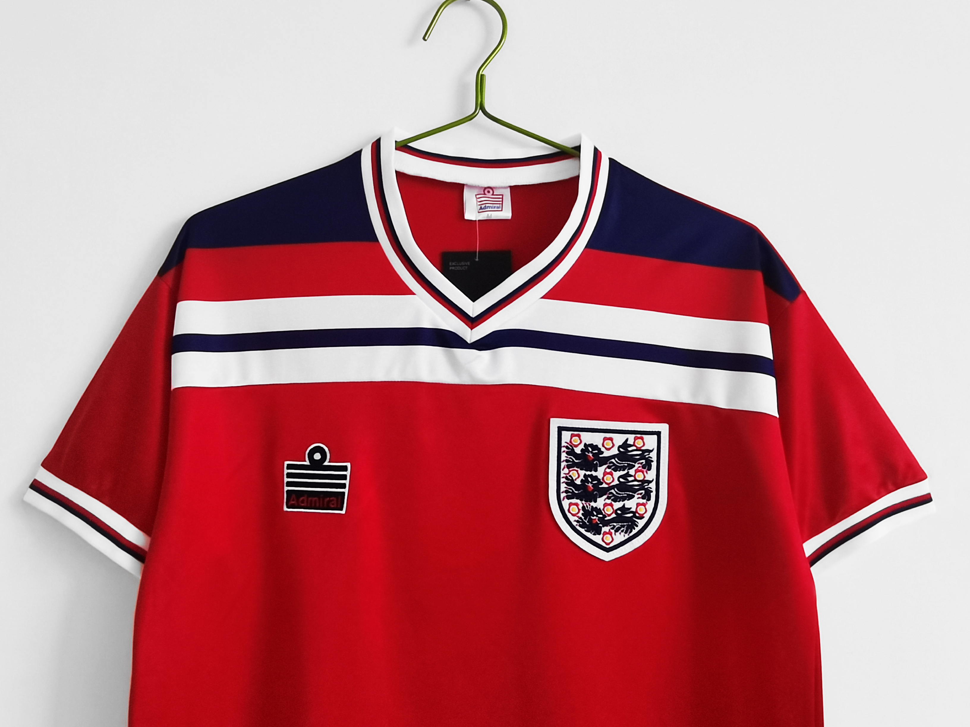 GlobeJersey-Retro England 1982 Away Stadium Jersey