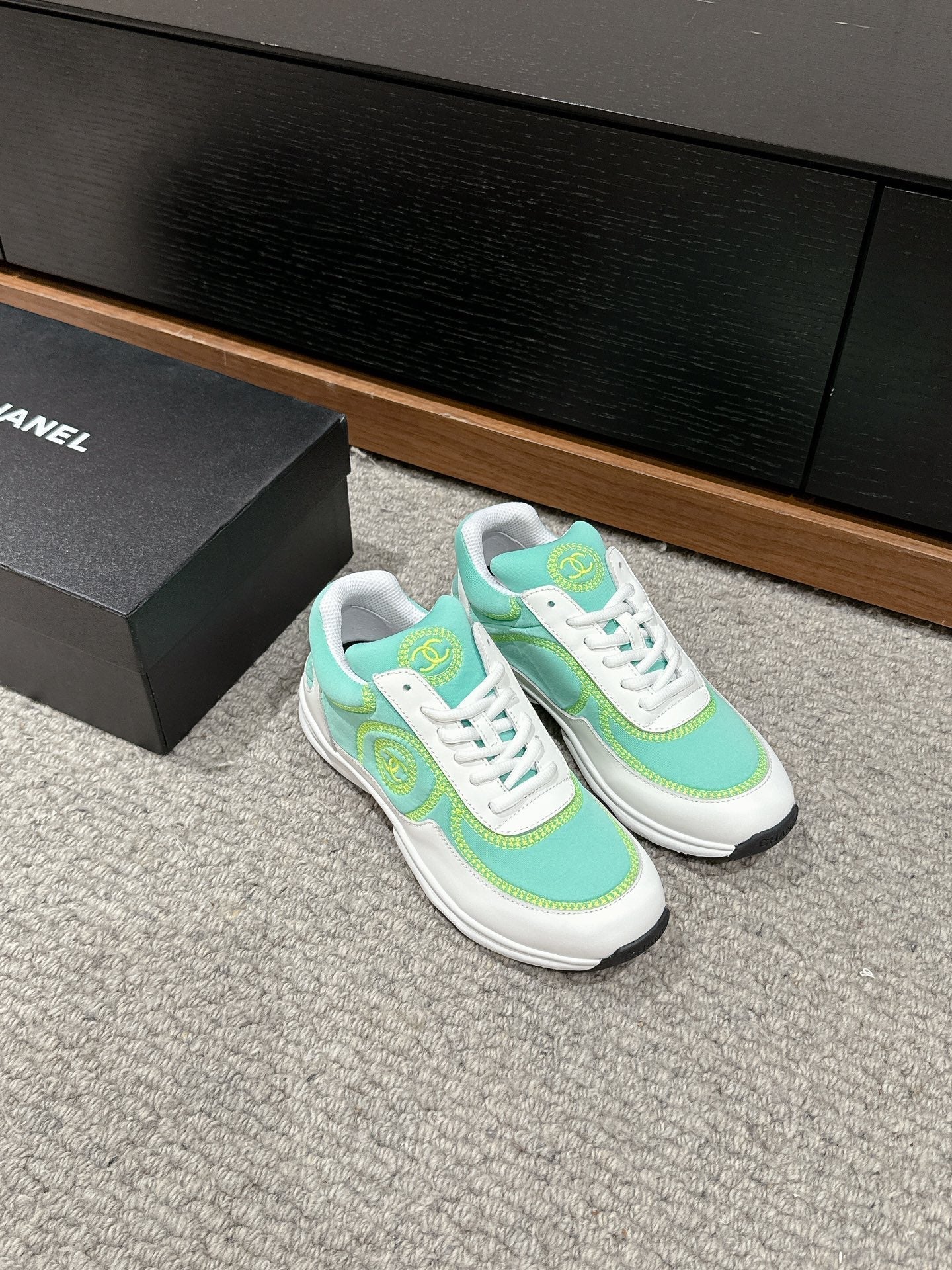 CLASSIC TRAINER IN MINT GREEN MIX WHITE FABRIC、mysite、Cacoeks