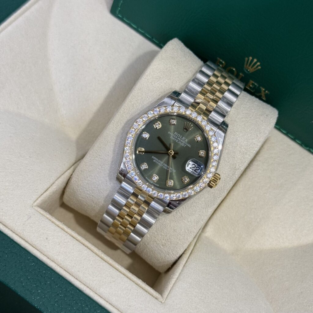 Đồng Hồ Rolex Nữ DateJust Độ Kim Cương Moissanite Mặt Xanh Lá 31mm (3)