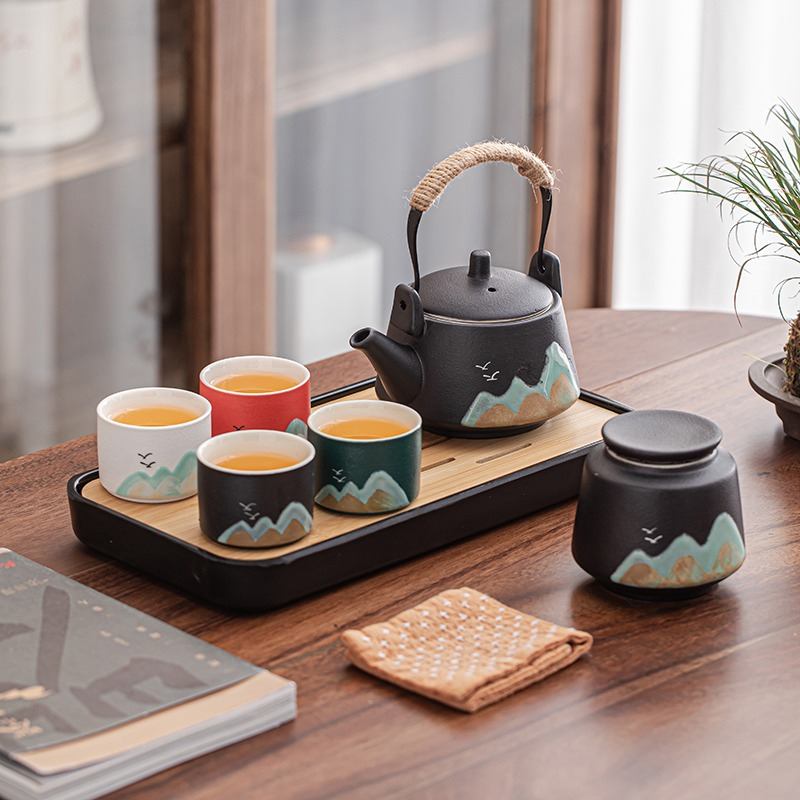 GEEK BAR-https://www.hot-toy.com/