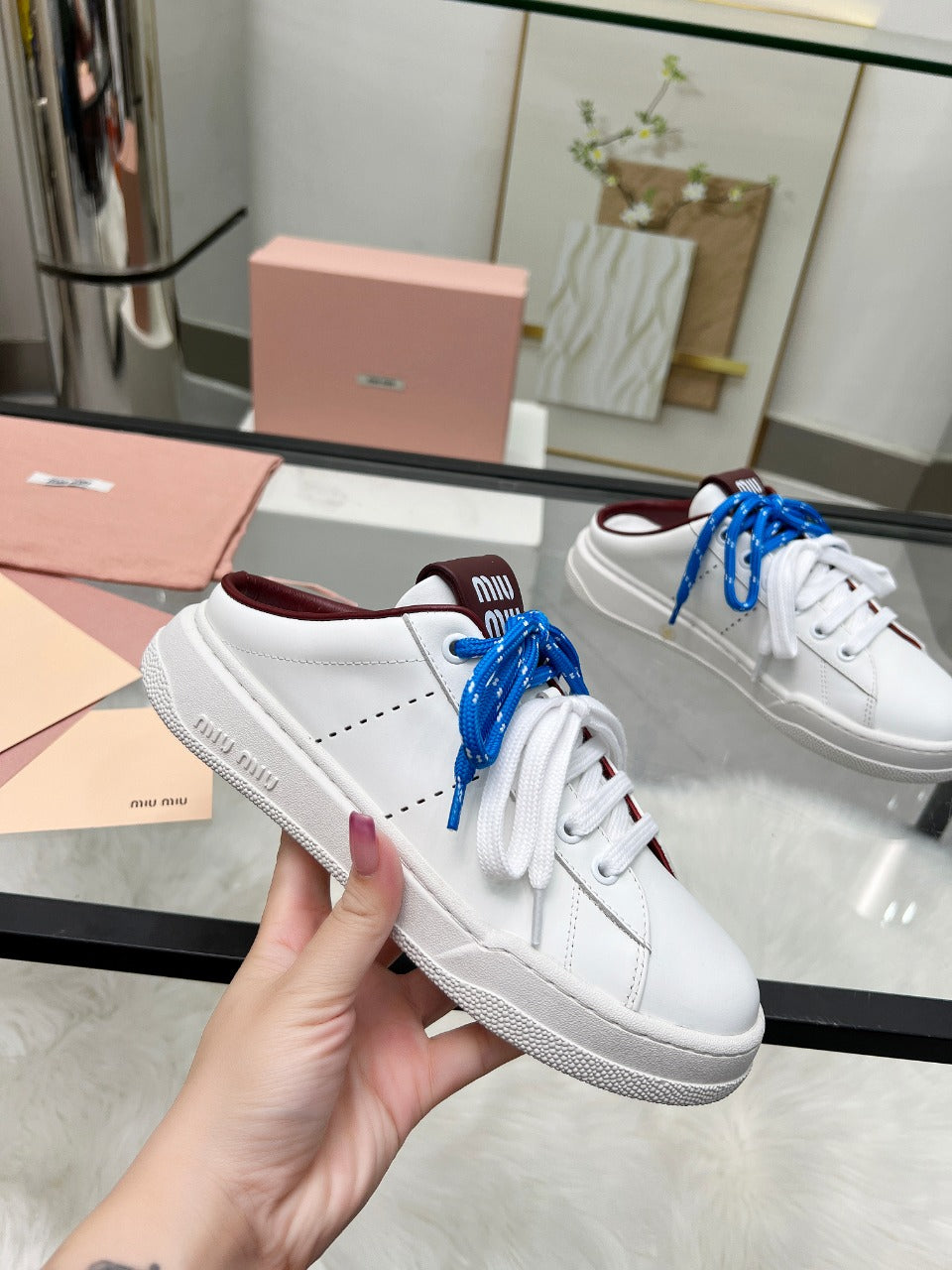 SNEAKER MULES IN WHITE CALFSKIN WHITE BLUE LACES、mysite、Cacoeks