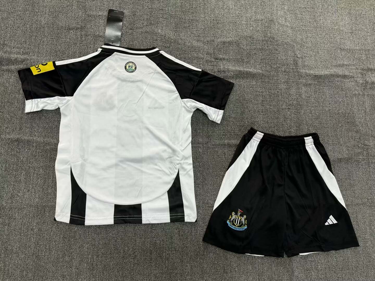 2024/2025 Newcastle United Home Football Jersey Shirt 1:1 Thai Quality Kids Size:football jersey mysite: unitedjerseyfootball 邓江浪:football