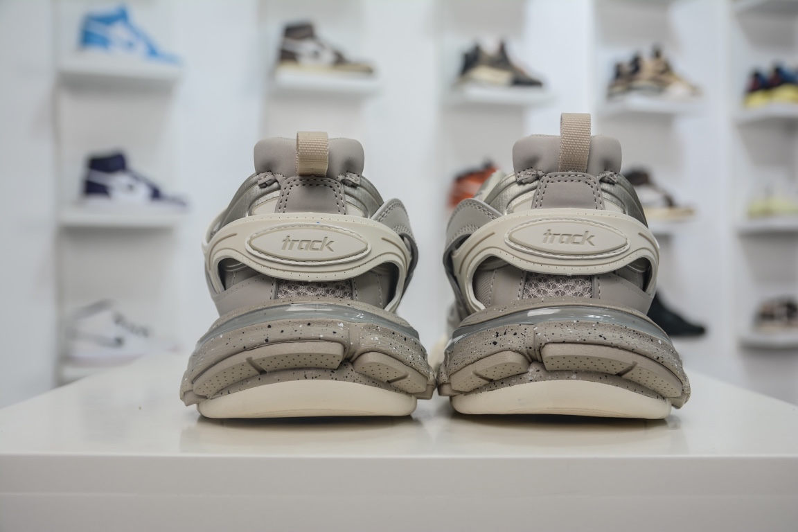 Balenciaga Track Recycled Sole Trainer in Beige、mysite、Cacoeks