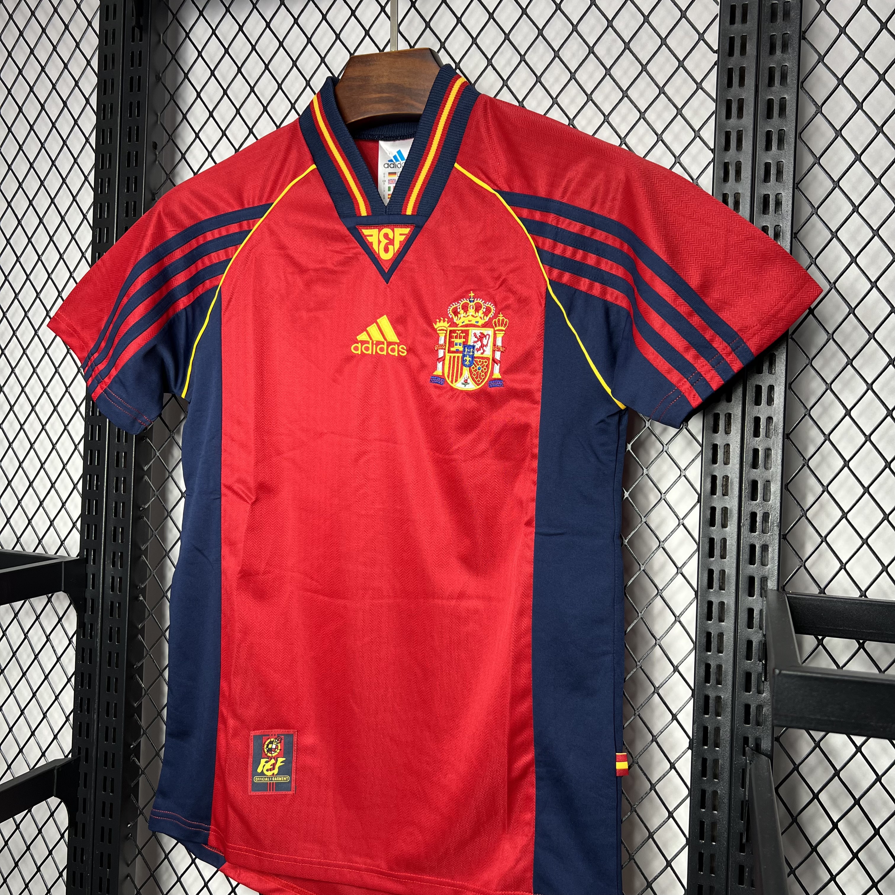 Higojerseys-Retro Spain 1998 Home Stadium Jersey