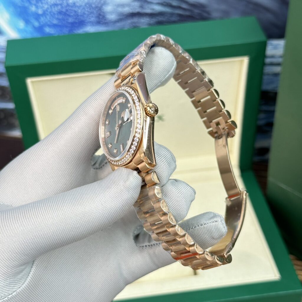 Đồng Hồ Nam Rolex Day-Date Mặt Xà Cừ Tím Fake 11 BP Factory 40mm (5)