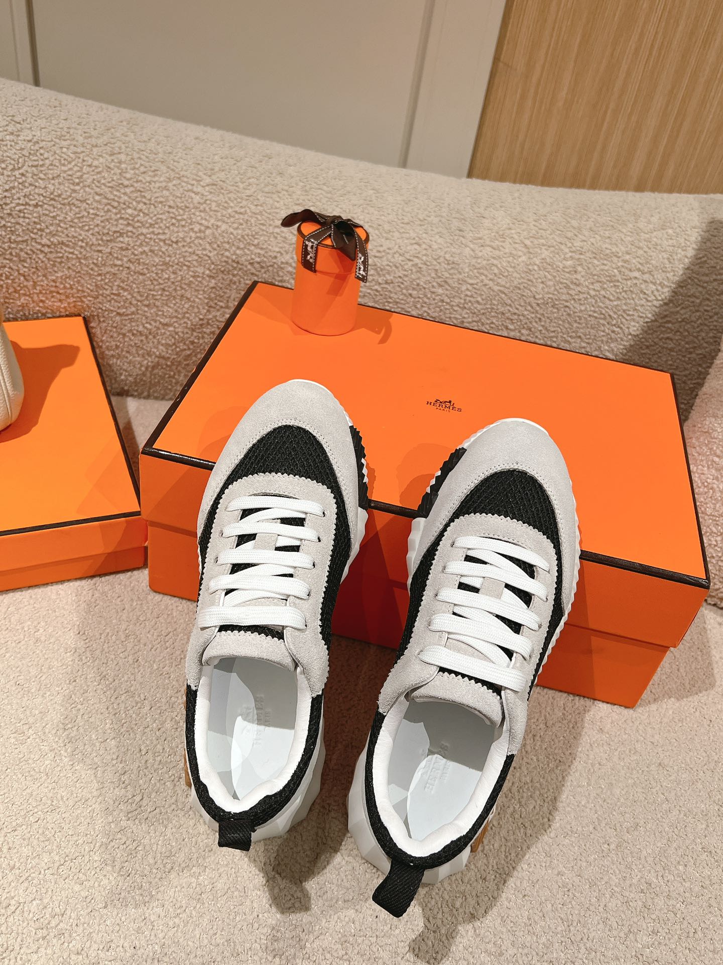 MAINLAND SNEAKER IN PALE GRAY SUEDE AND BLACK BREATHABLE MESH FABRIC、mysite、Cacoeks