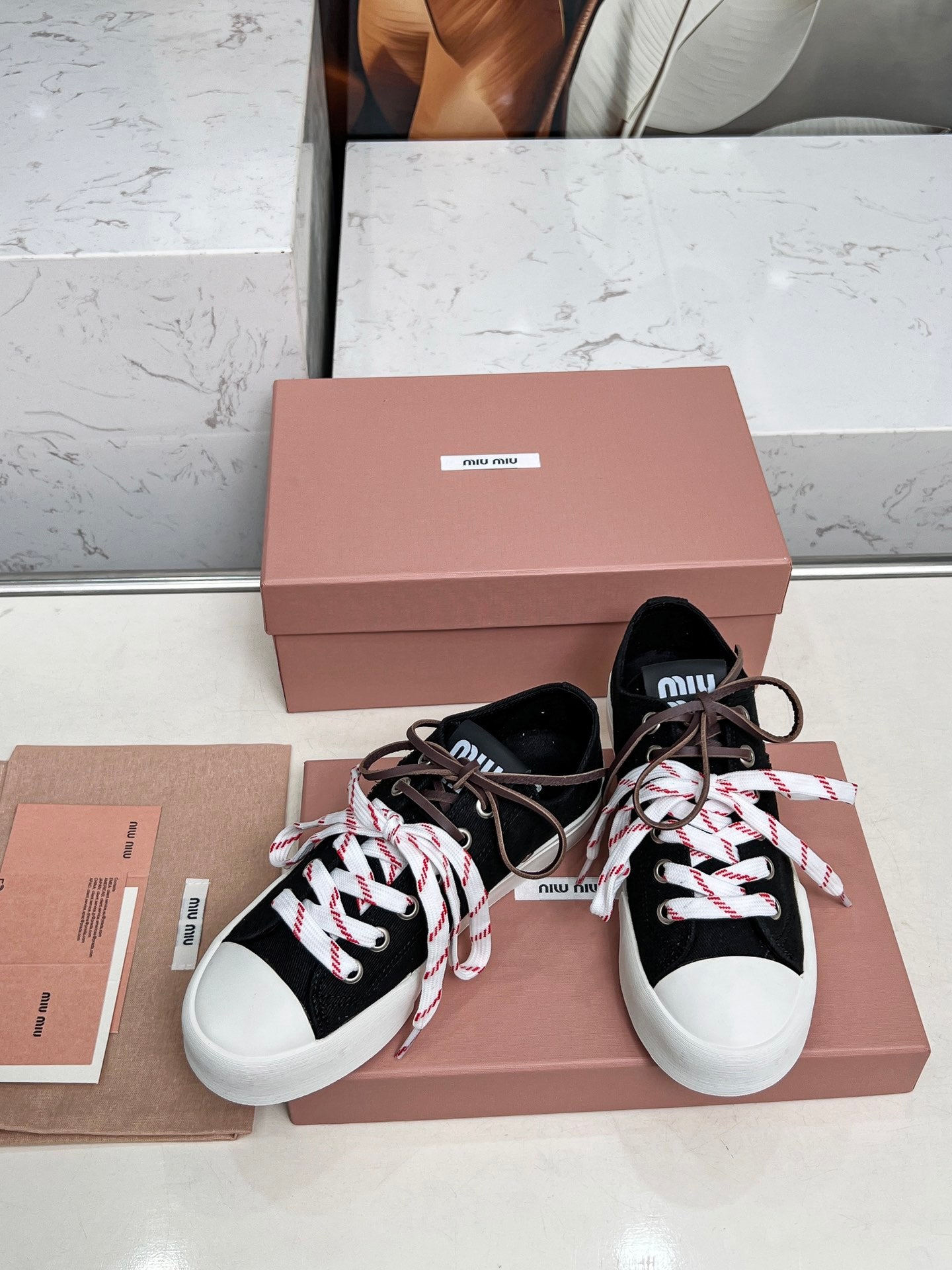 WASHED-DENIM SNEAKERS IN BLACK CANVAS WITH BROWN AND STRIPED LACES、mysite、Cacoeks