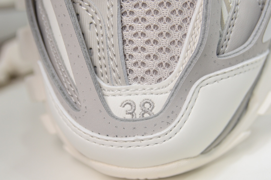 Balenciaga Track Recycled Sole Trainer in Beige、mysite、Cacoeks