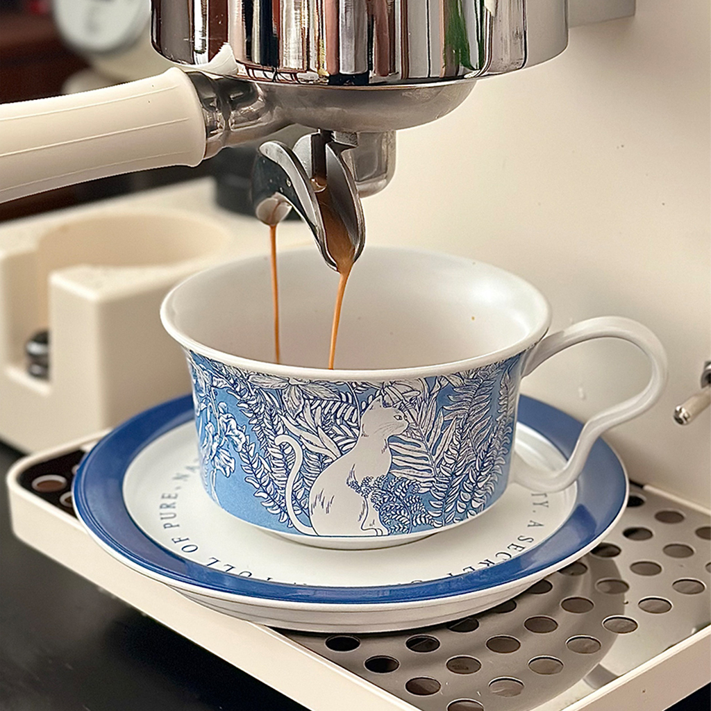 GEEK BAR-https://www.hot-toy.com/