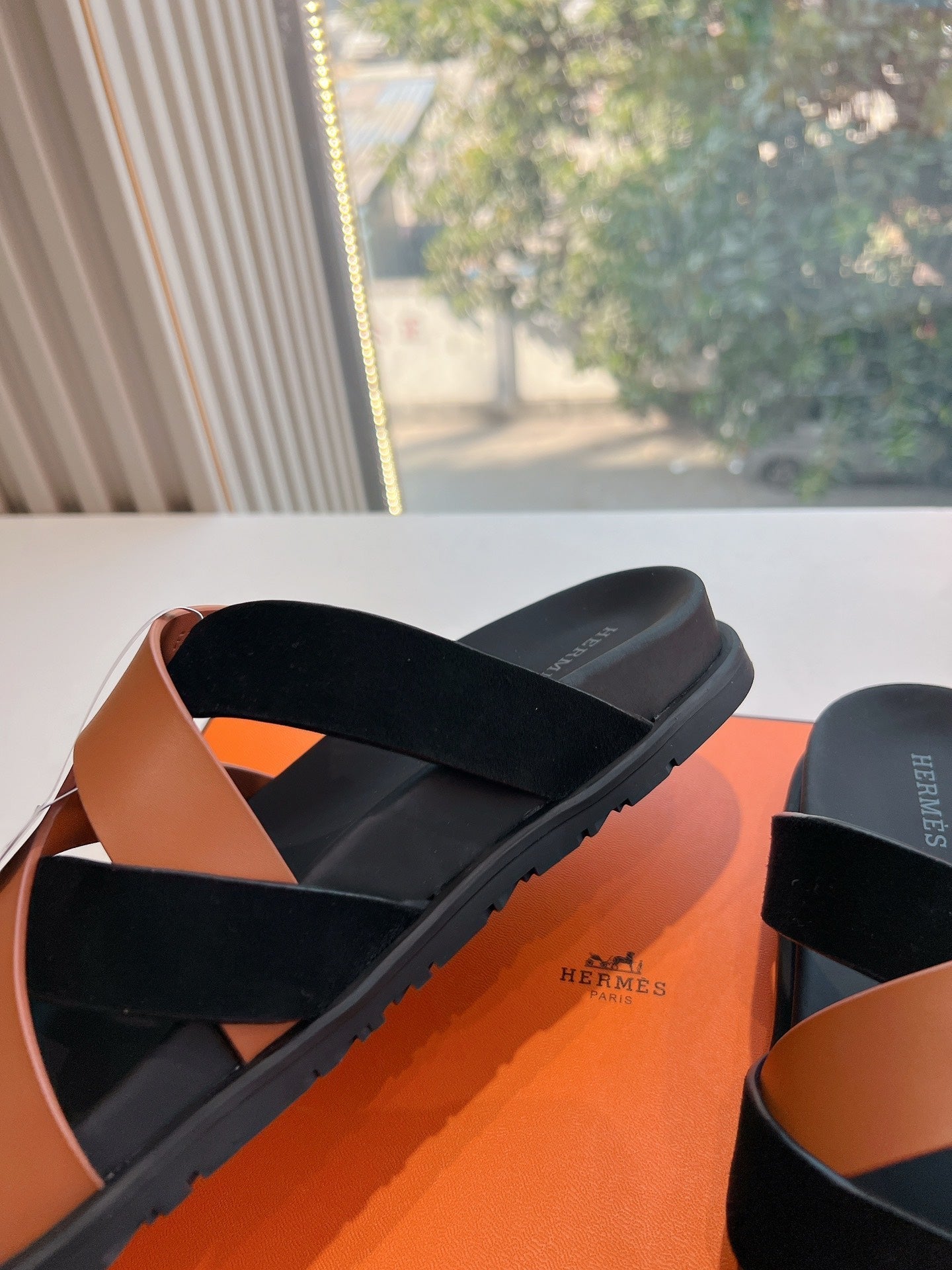 KAZIMIR SANDAL IN BRONZE BROWN CALFSKIN AND BLACK SUEDE、mysite、Cacoeks