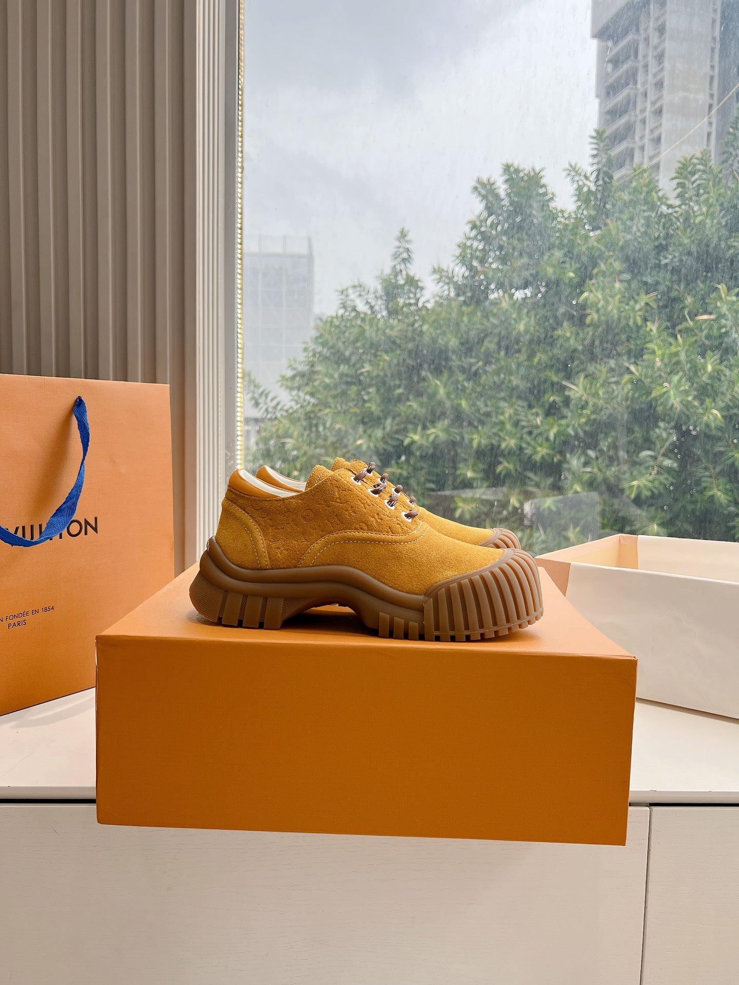 LV ARCHLIGHT SKATE SNEAKER IN HARVEST GOLD EMBOSSED SUEDE、mysite、Cacoeks