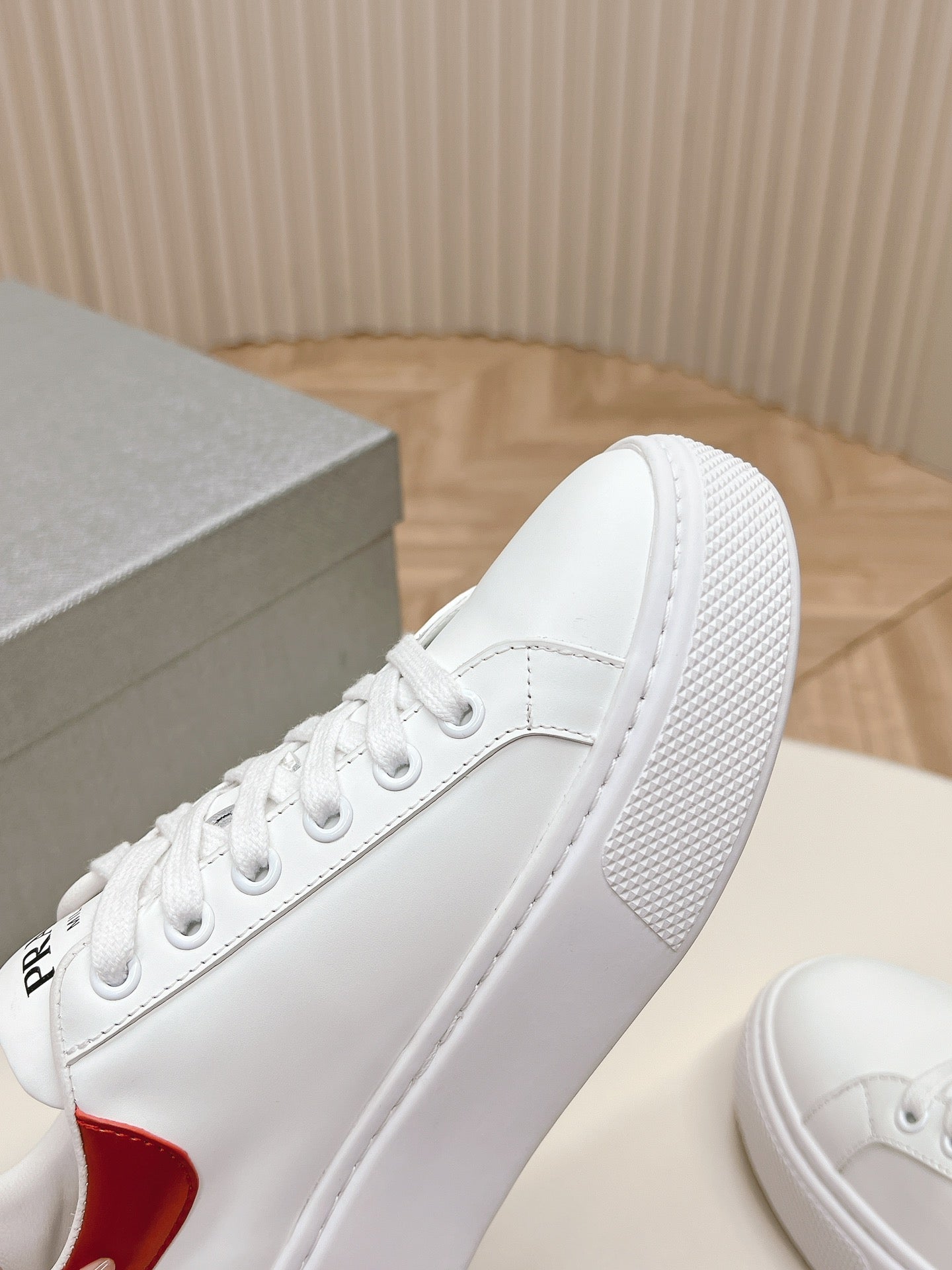 PRA RETRO SNEAKERS WHITE AND CRIMSON CALFSKIN、mysite、Cacoeks