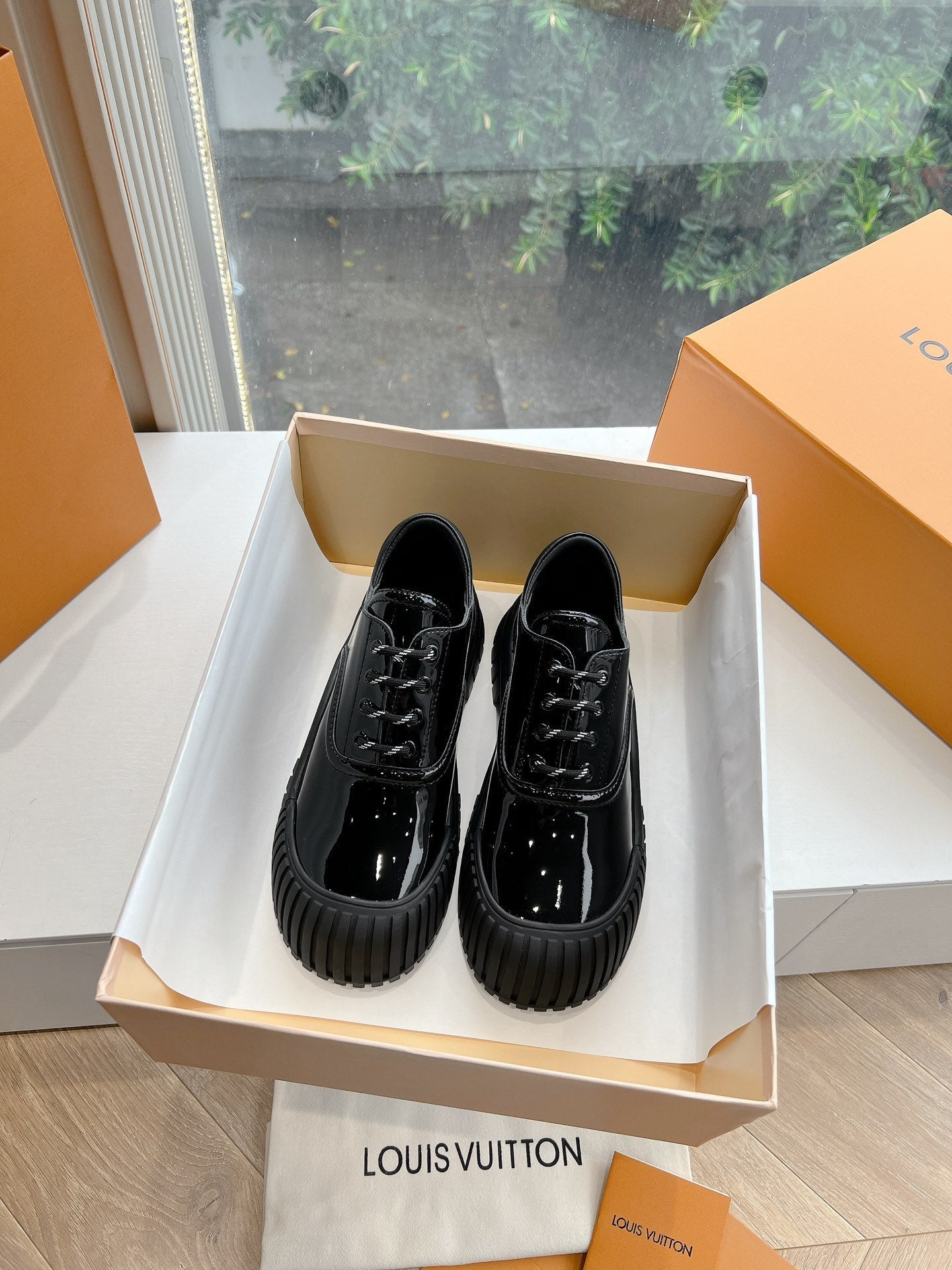 LV ARCHLIGHT SKATE SNEAKER IN BLACK GLOSSY CALFSKIN、mysite、Cacoeks