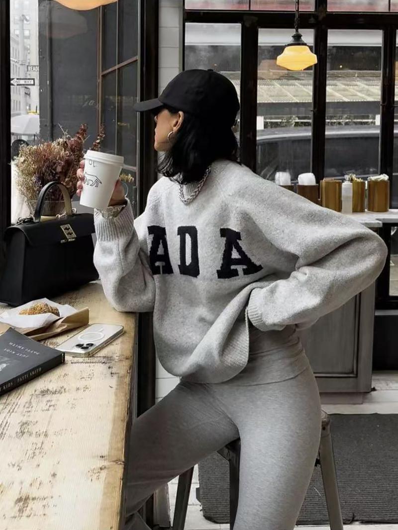 Women's Long Sleeve Knit Sweater, Loose-Fitting Round Neck Pullover, Soft Comfortable Elegant Casual Fashion Top for Fall & Winter