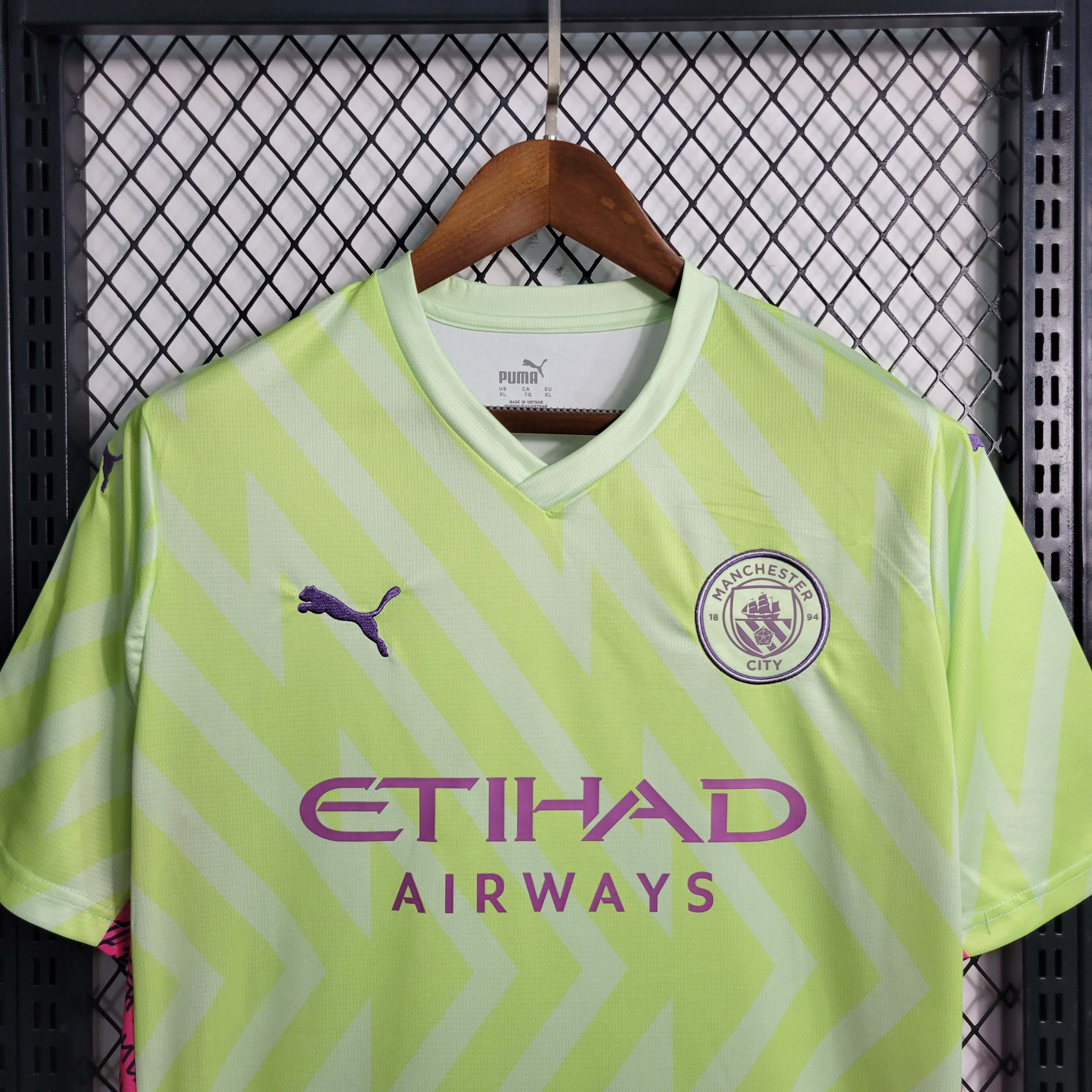 2023/2024 Manchester City Goalkeeper Fluorescent Green Football Shirt 1:1 Thai Quality:football jersey mysite: unitedjerseyfootball 邓江浪:football