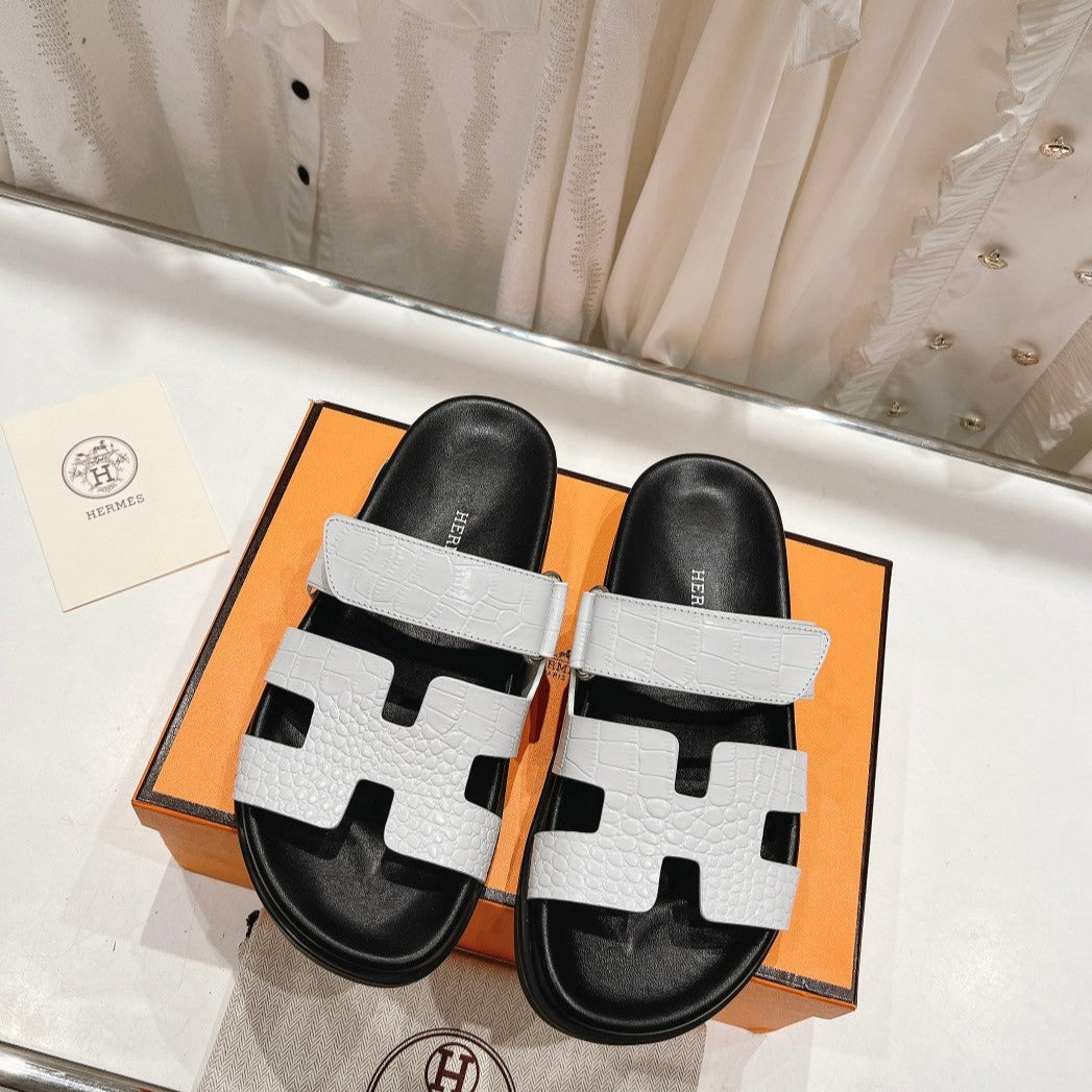 CHYPRE SANDAL BLACK AND WHITE LAMBSKIN、mysite、Cacoeks