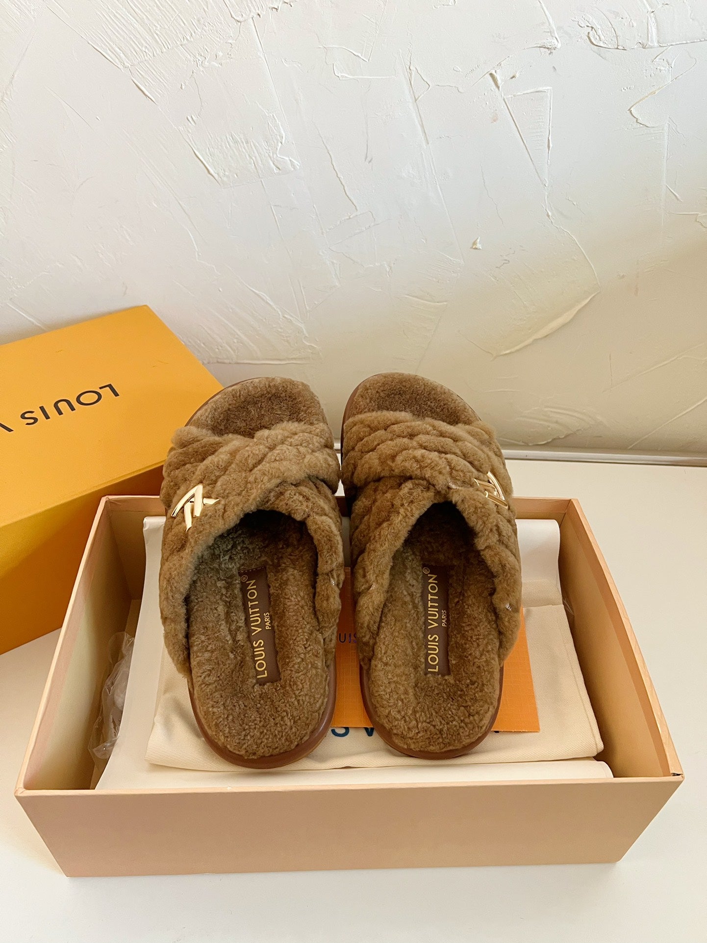 LV BLISS COMFORT MULE IN CHOCOLATE BROWN SHEARLING、mysite、Cacoeks