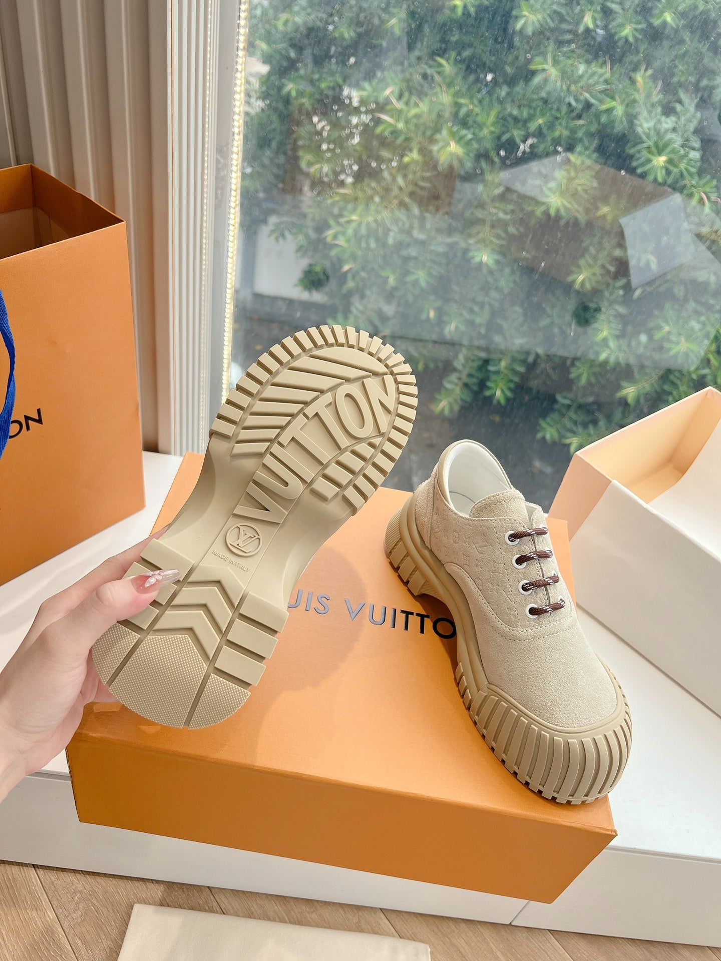 LV ARCHLIGHT SKATE SNEAKER IN PALE BROWN EMBOSSED SUEDE、mysite、Cacoeks