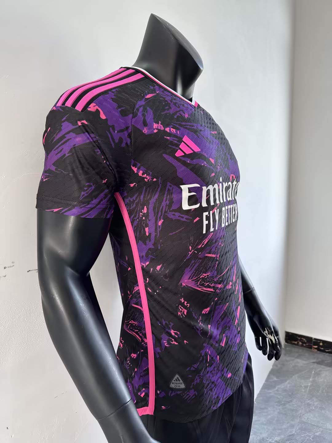 2023/2024 Player Version Real Madrid Football Shirt Classic Edition:football jersey mysite: unitedjerseyfootball 邓江浪:football