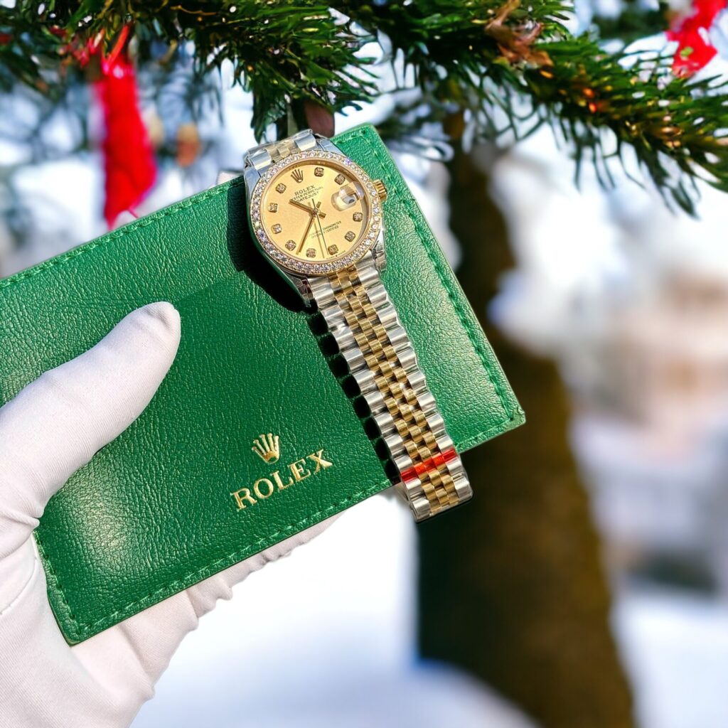 Đồng Hồ Nữ Rolex DateJust Đính Kim Cương Moissanite Rep 11 Mặt Vàng 31mm (6)