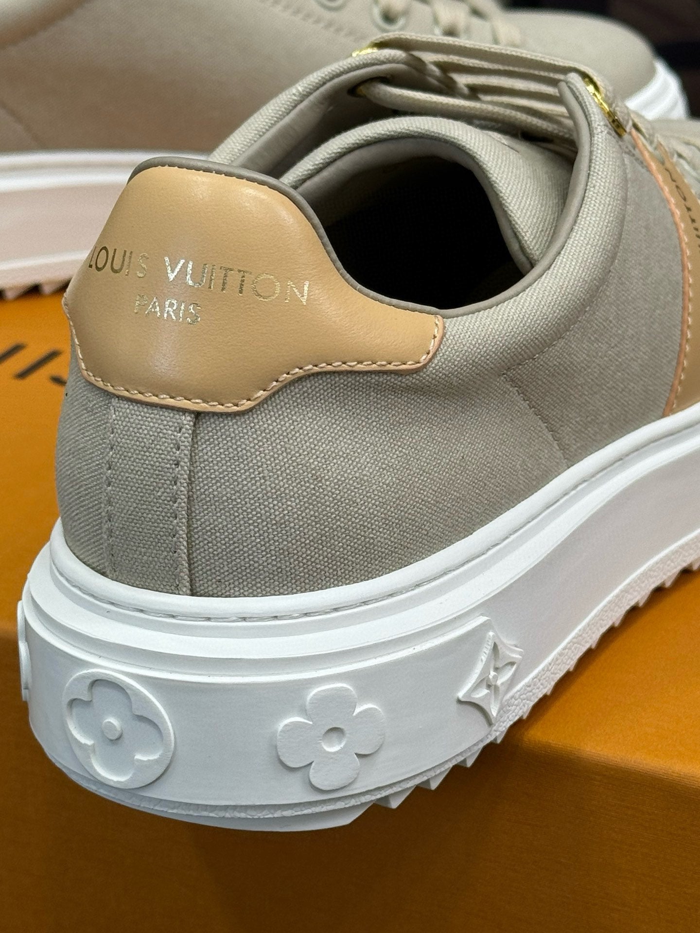 LV TIME OUT SNEAKER IN PASTEL GRAY MIX MACAROON GOLD CANVAS、mysite、Cacoeks