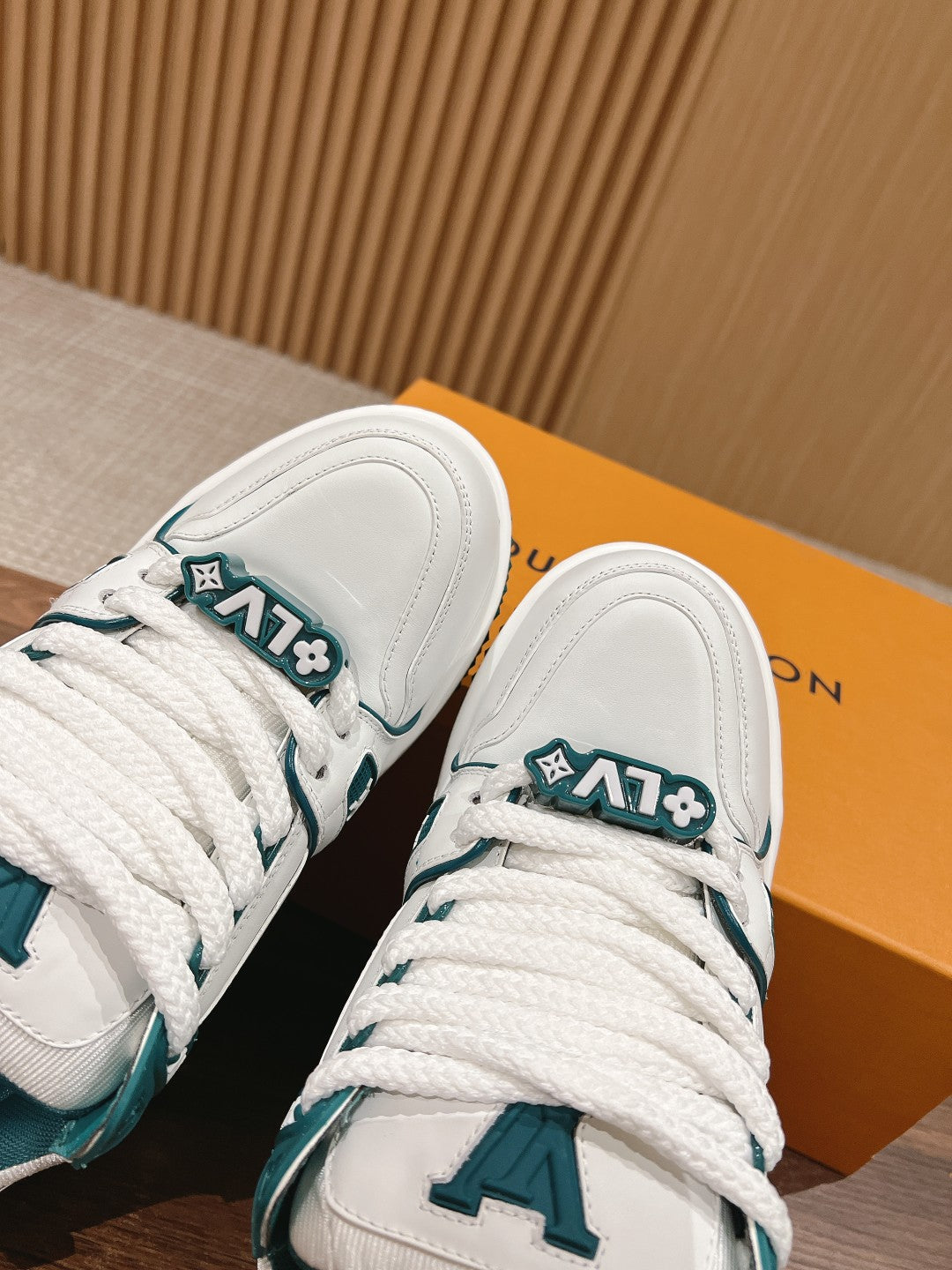 LV Trainer Maxi Sneaker White Mix Emerald Green Calfskin、mysite、Cacoeks