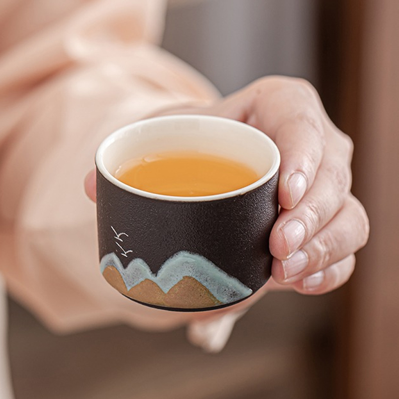 GEEK BAR-https://www.hot-toy.com/