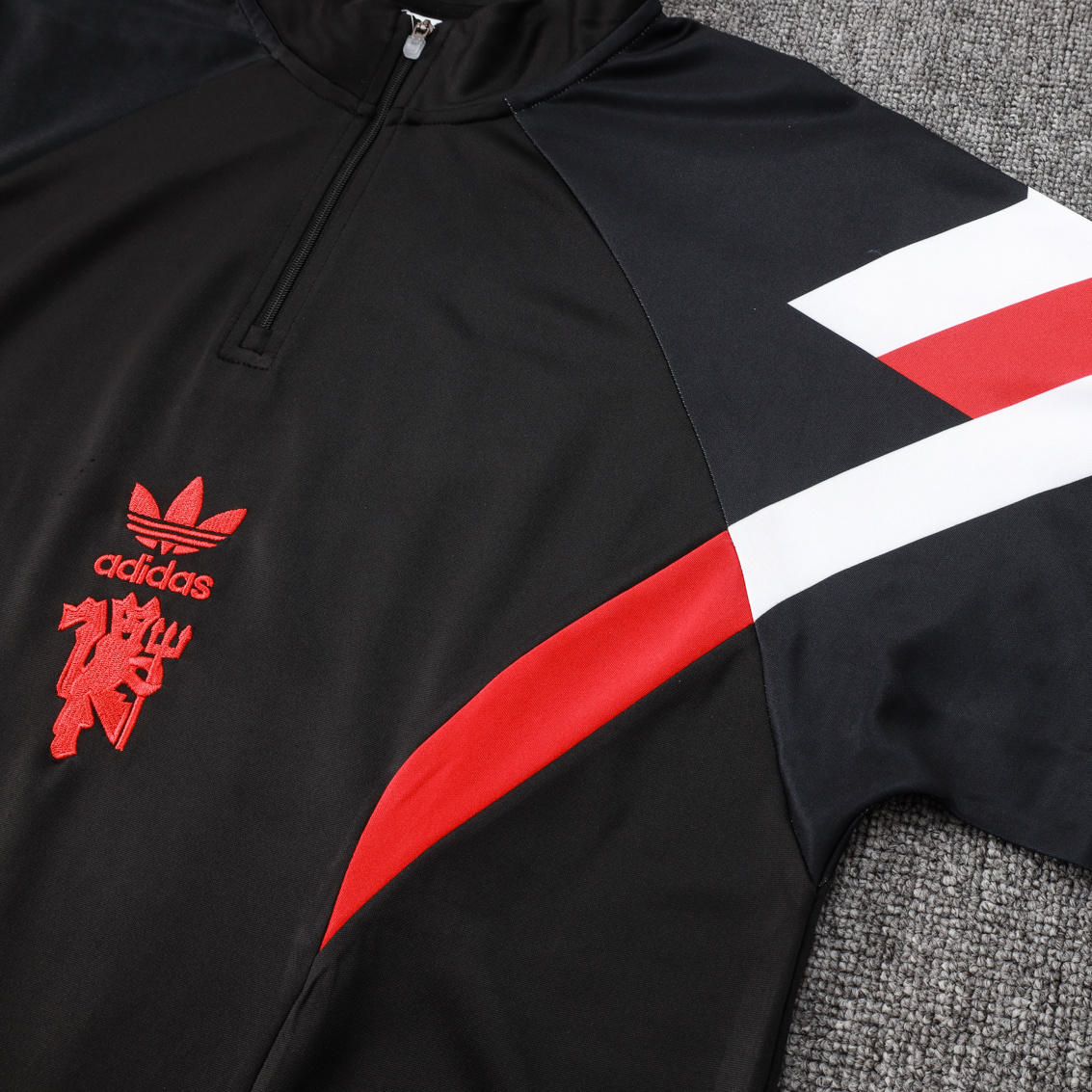 ManixJersey.com | Manchester United 24-25 Originals LFSTLR Long Sleeve Training Set - Black -Customize Name, Number and Patch | Worldwide Shipping