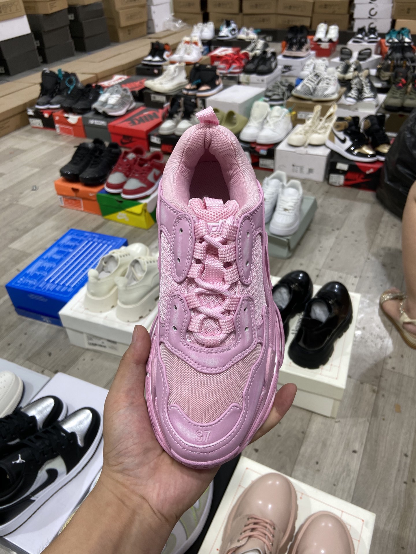 Balenciaga Triple S Sneaker in Faded Pink、mysite、Cacoeks