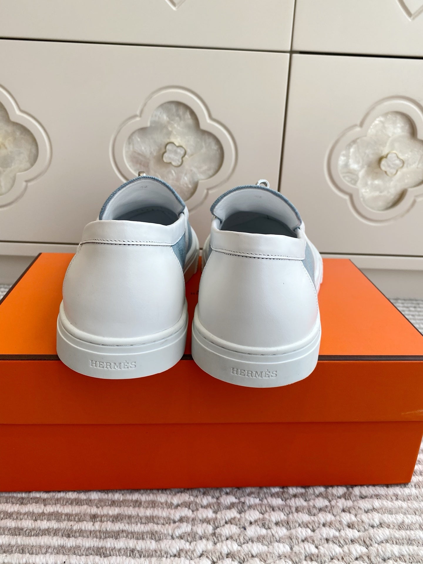 HM 25S SLIP-ON IN SKY BLUE CANVAS WITH SILVER HARDWARE、mysite、Cacoeks