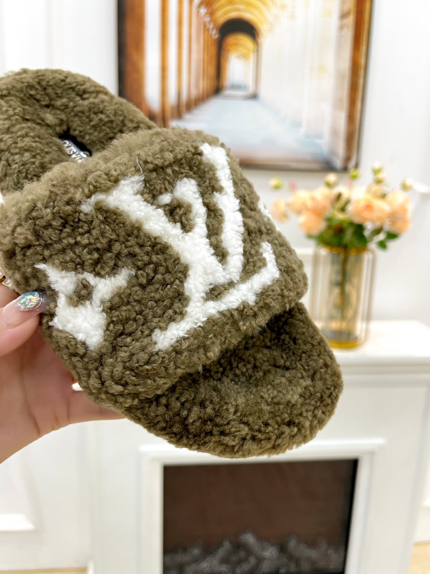 LV FLAT SLIPPER IN ARMY GREEN MIX WHITE SHEARLING、mysite、Cacoeks