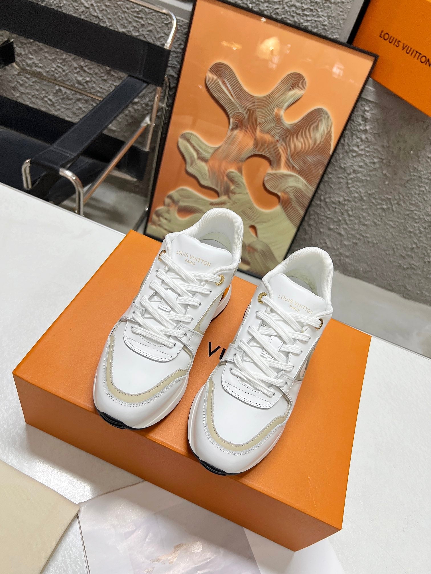 LV WOMEN SNEAKER IN WHITE MIX BEIGE CREAM CALFSKIN、mysite、Cacoeks