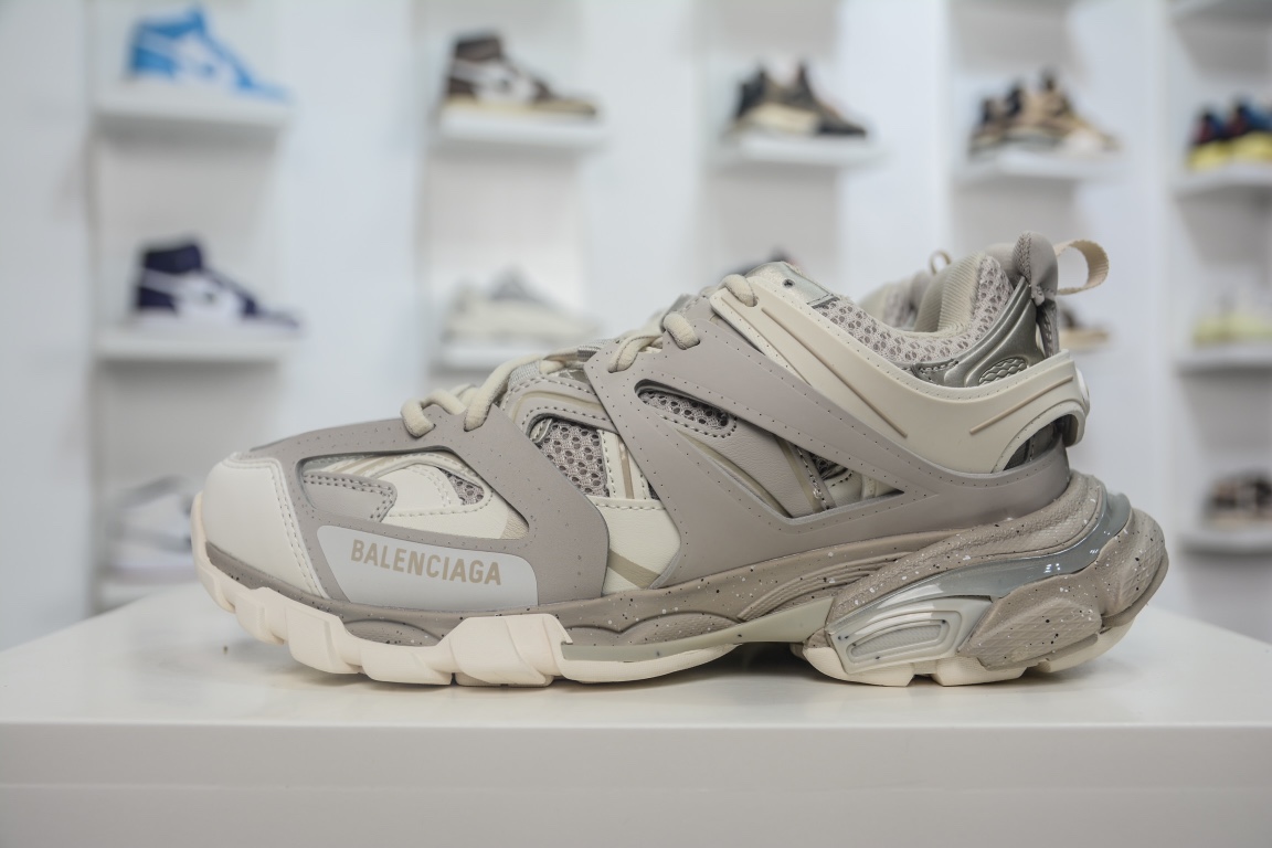 Balenciaga Track Recycled Sole Trainer in Beige、mysite、Cacoeks