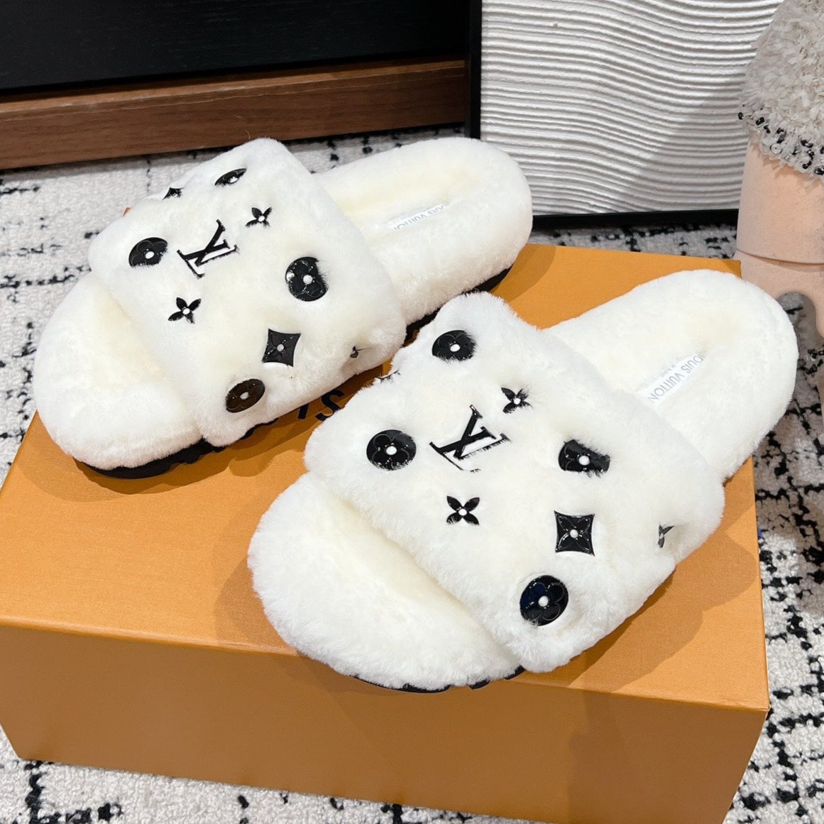 SLIPPER IN WHITE WOOL、mysite、Cacoeks