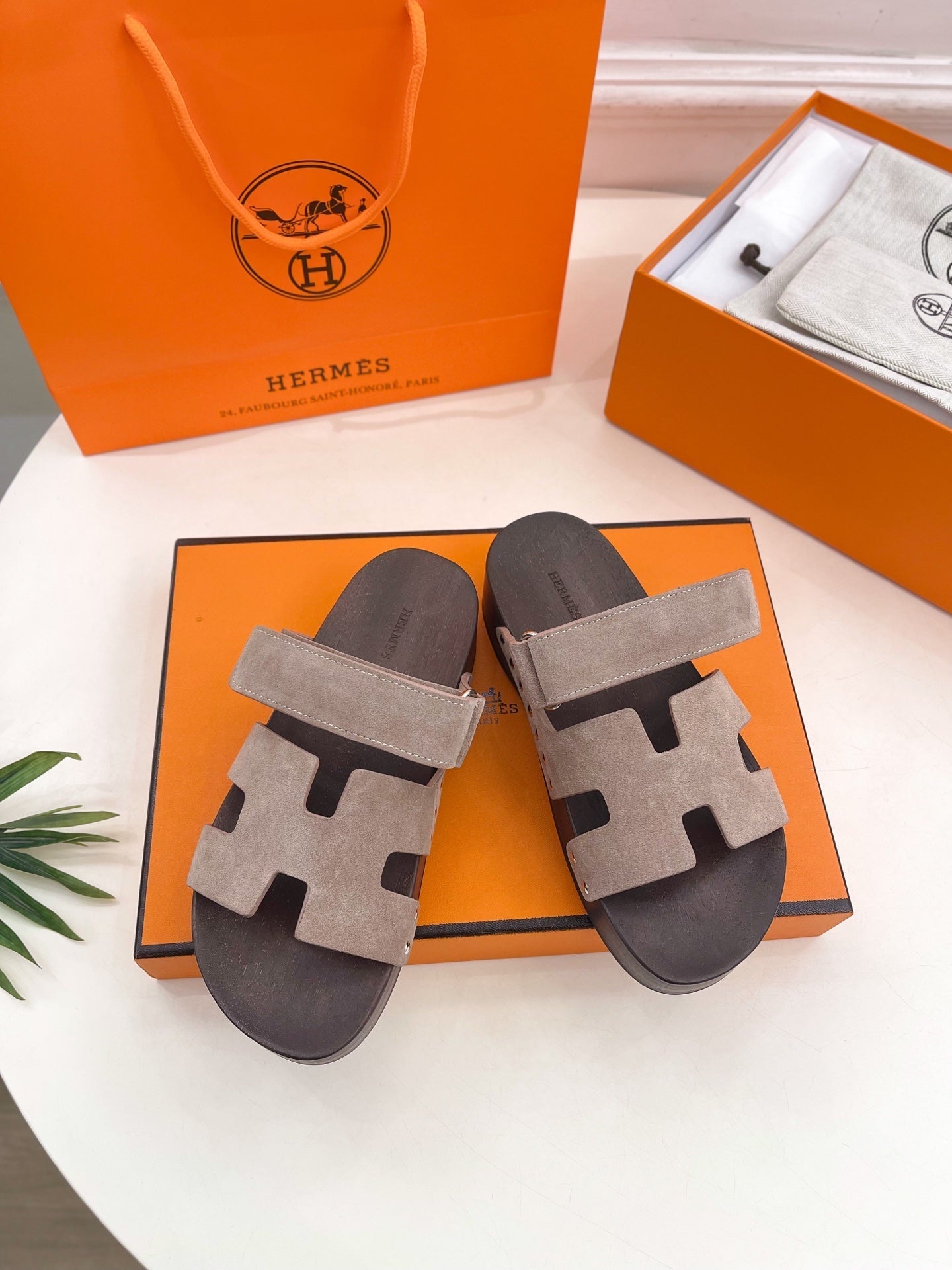 KOS CLOG IN KHAKI BROWN SUEDE、mysite、Cacoeks