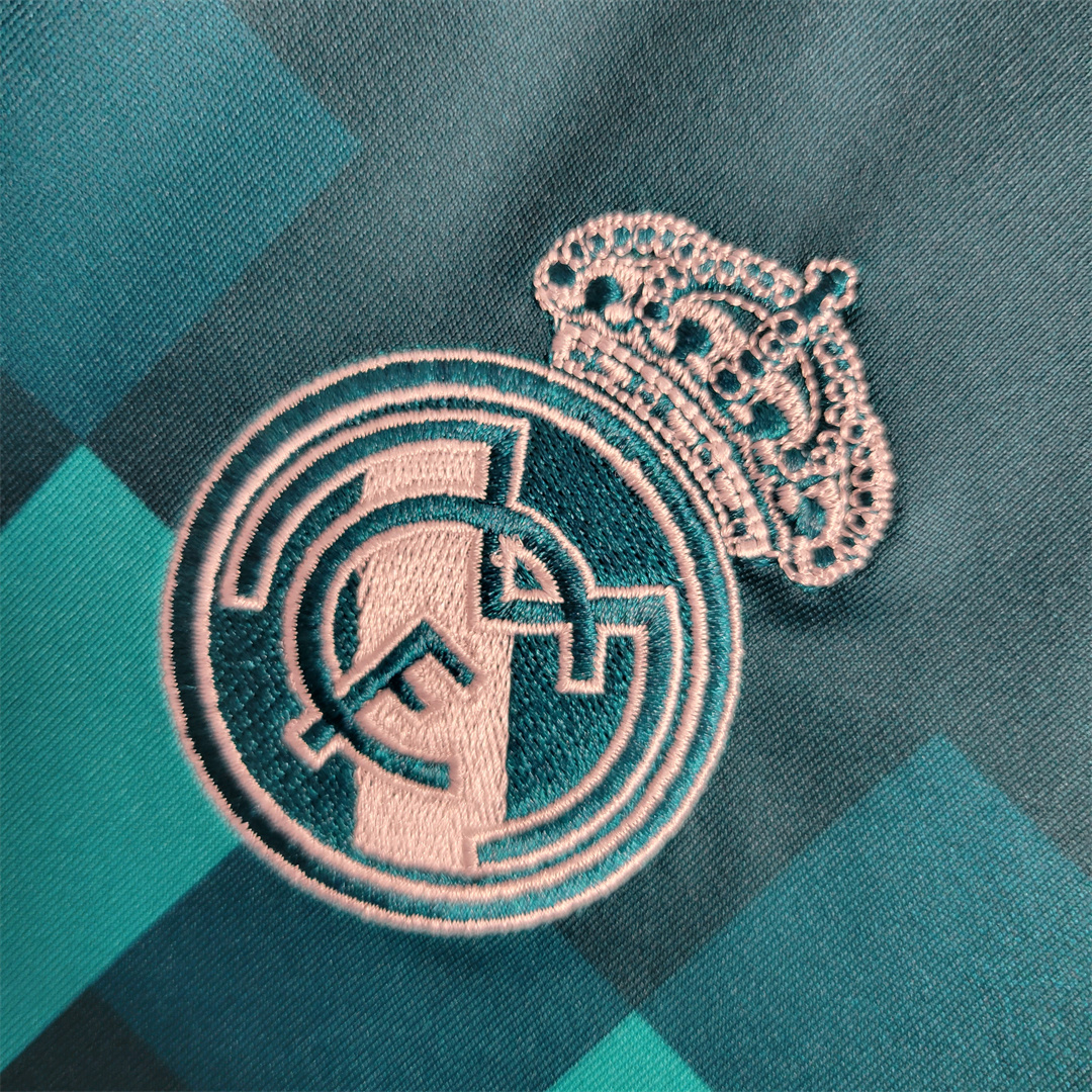 Higojerseys-Retro Real Madrid 17-18 Third Jersey