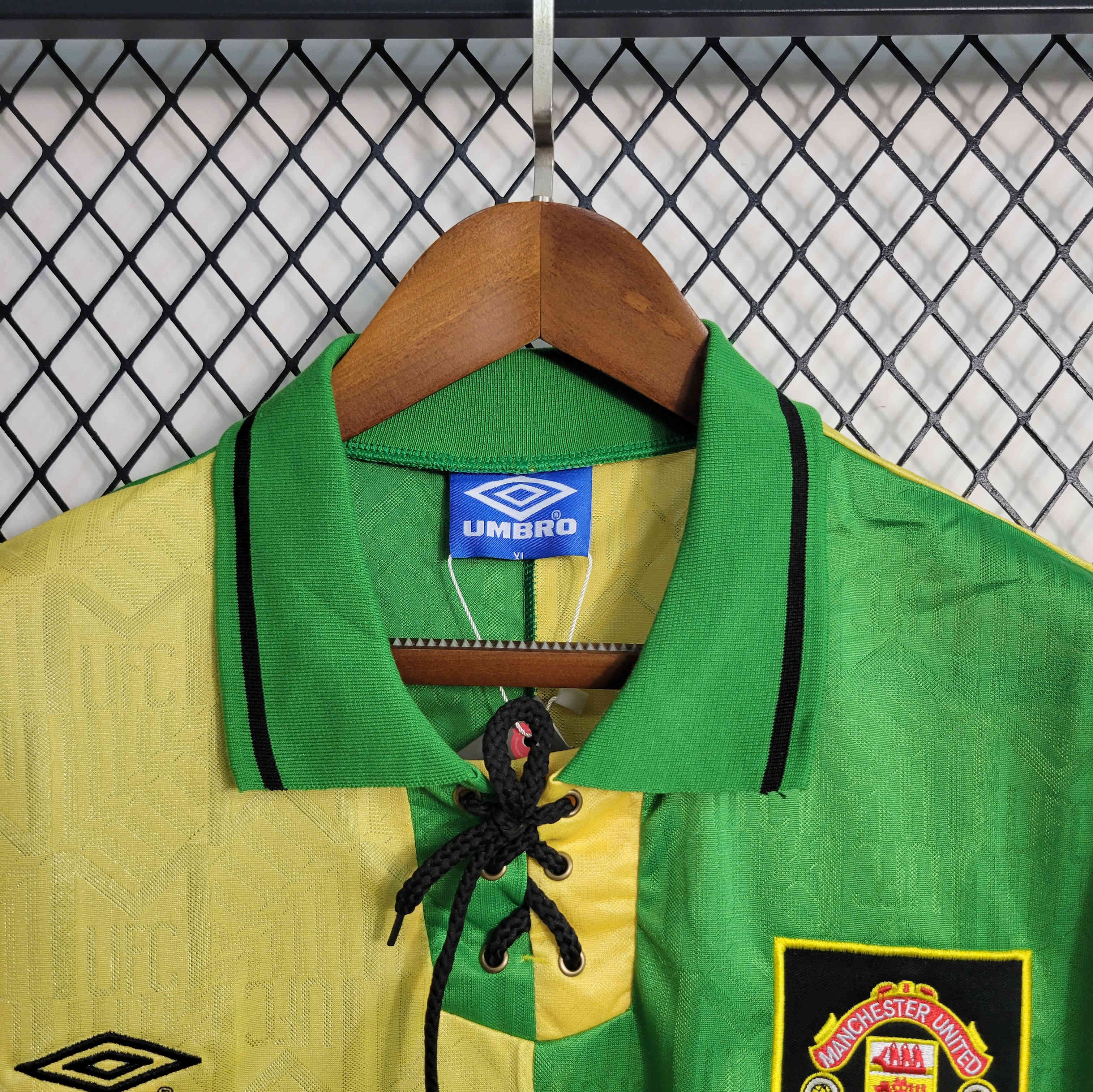 ManixJersey.com | Retro Manchester United 92-94 Third Away Jersey -Customize Name, Number and Patch | Worldwide Shipping