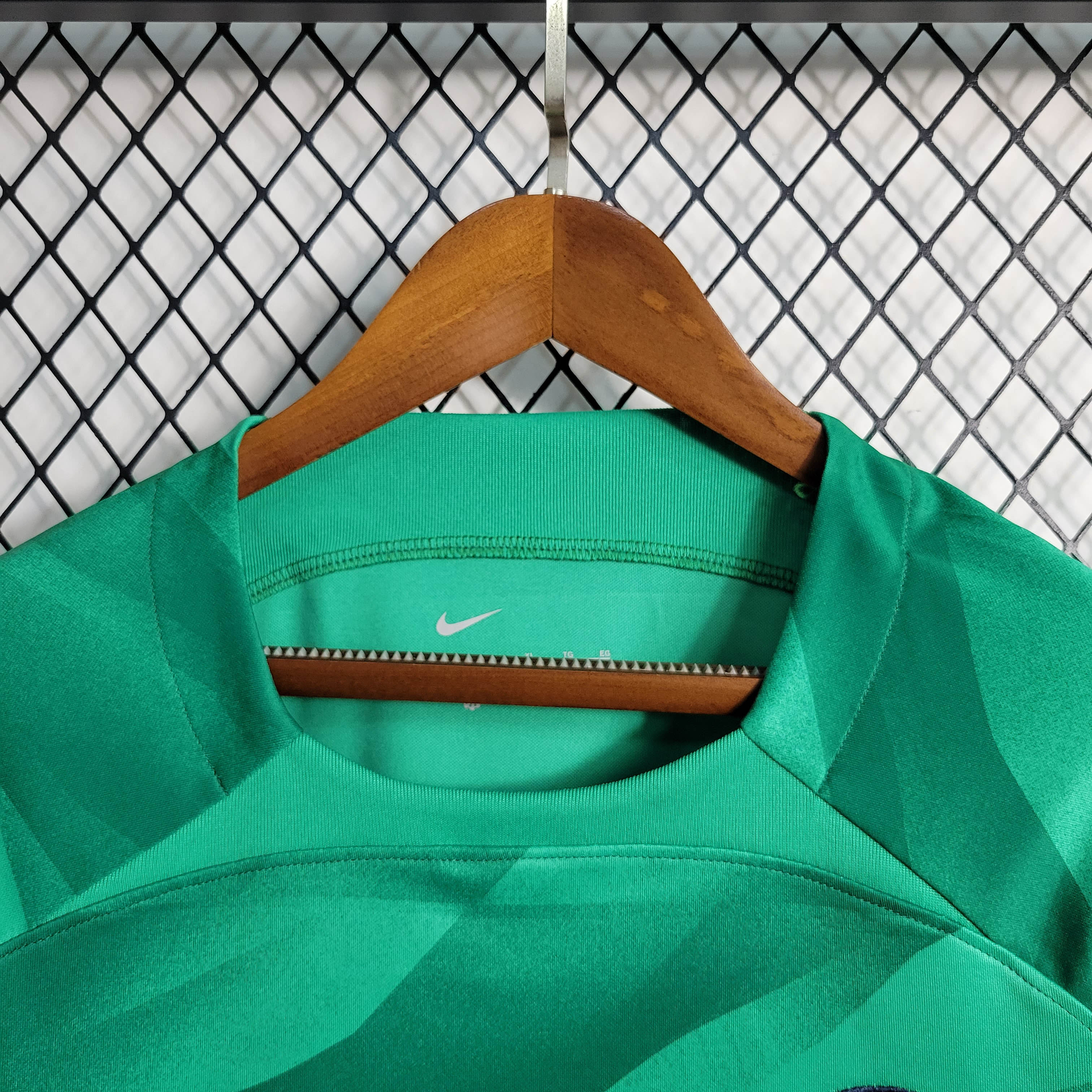 2023/2024 Psg Paris Saint-Germain Goalkeeper Green Football Shirt:football jersey mysite: unitedjerseyfootball 邓江浪:football