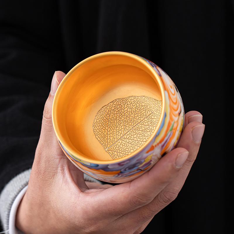 GEEK BAR-https://www.hot-toy.com/