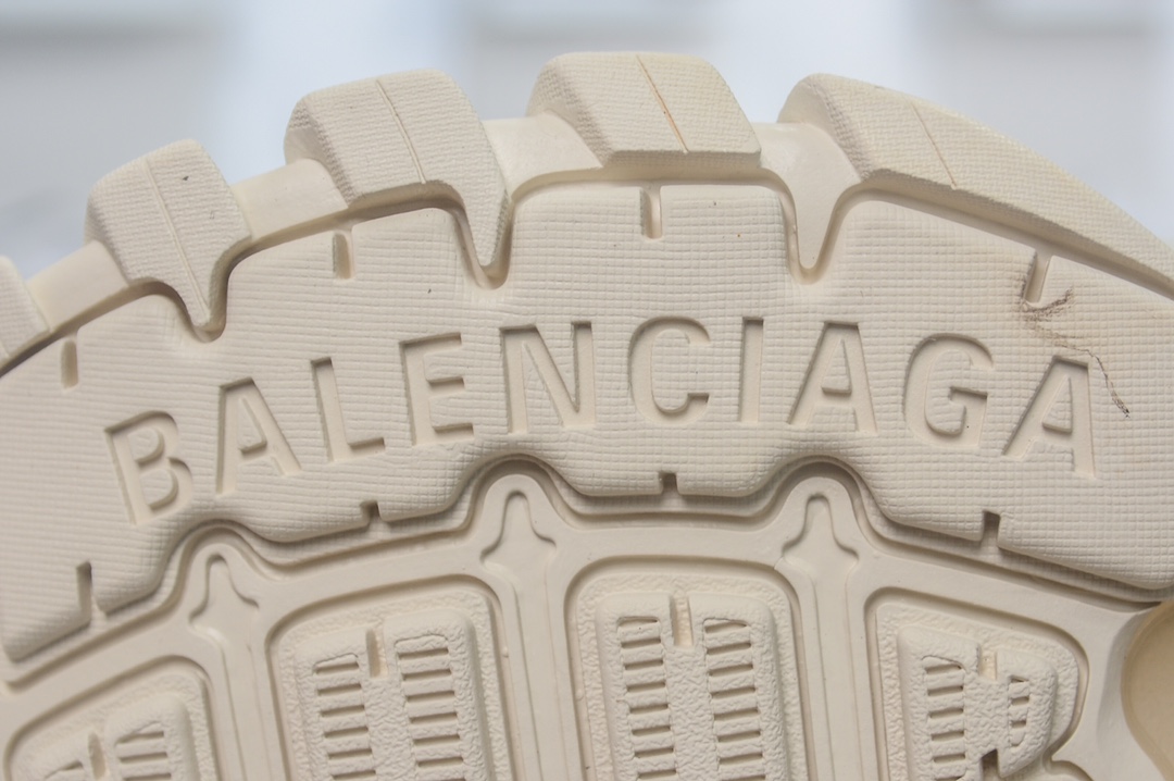 Balenciaga Track Trainer in Beige、mysite、Cacoeks