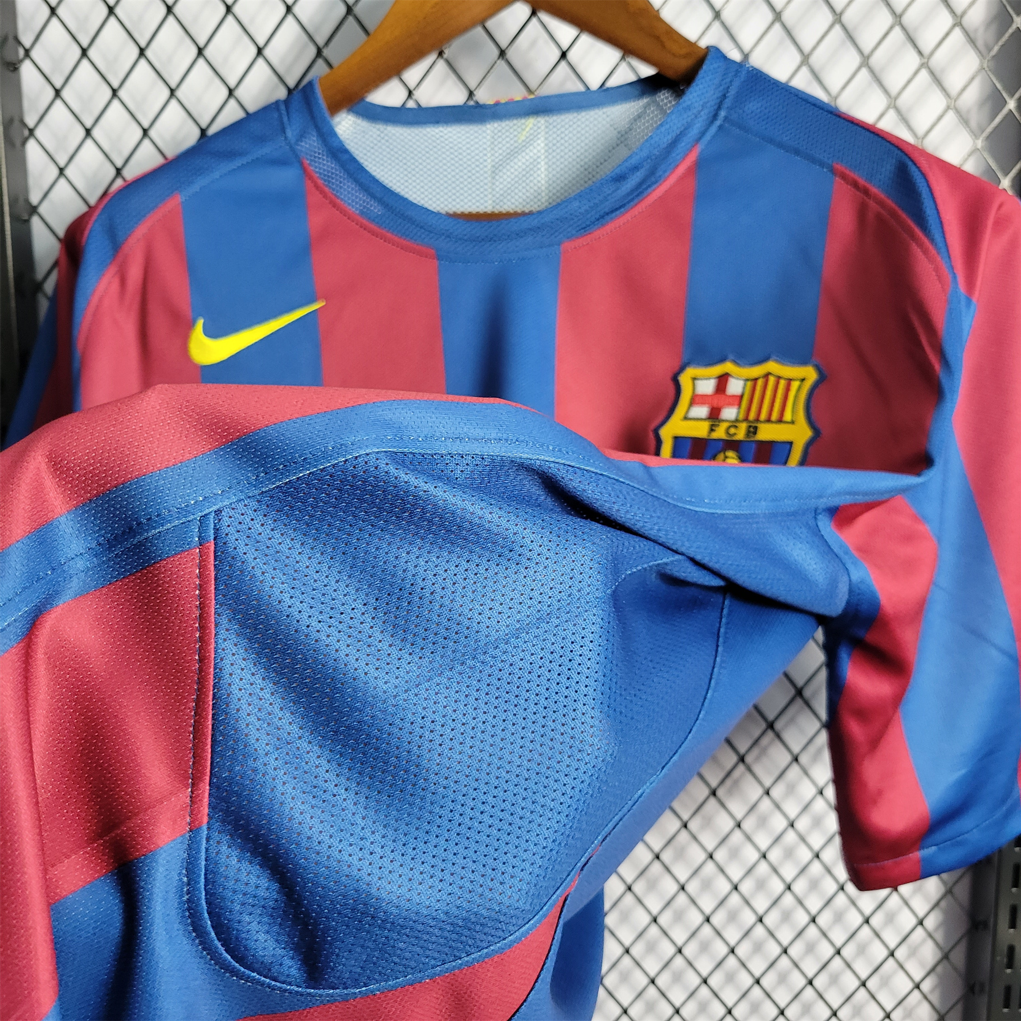 ManixJersey.com | Retro Barcelona 05-06 Home Stadium Jersey - UEFA Champions League Final -Customize Name, Number and Patch | Worldwide Shipping