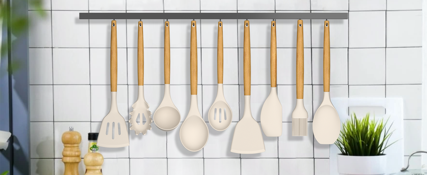 kitchen utensils 