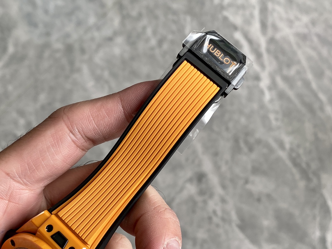 Hublot Big Bang Unico Orange Ceramic 42mm 441.CU.5910.RX-fasswatch