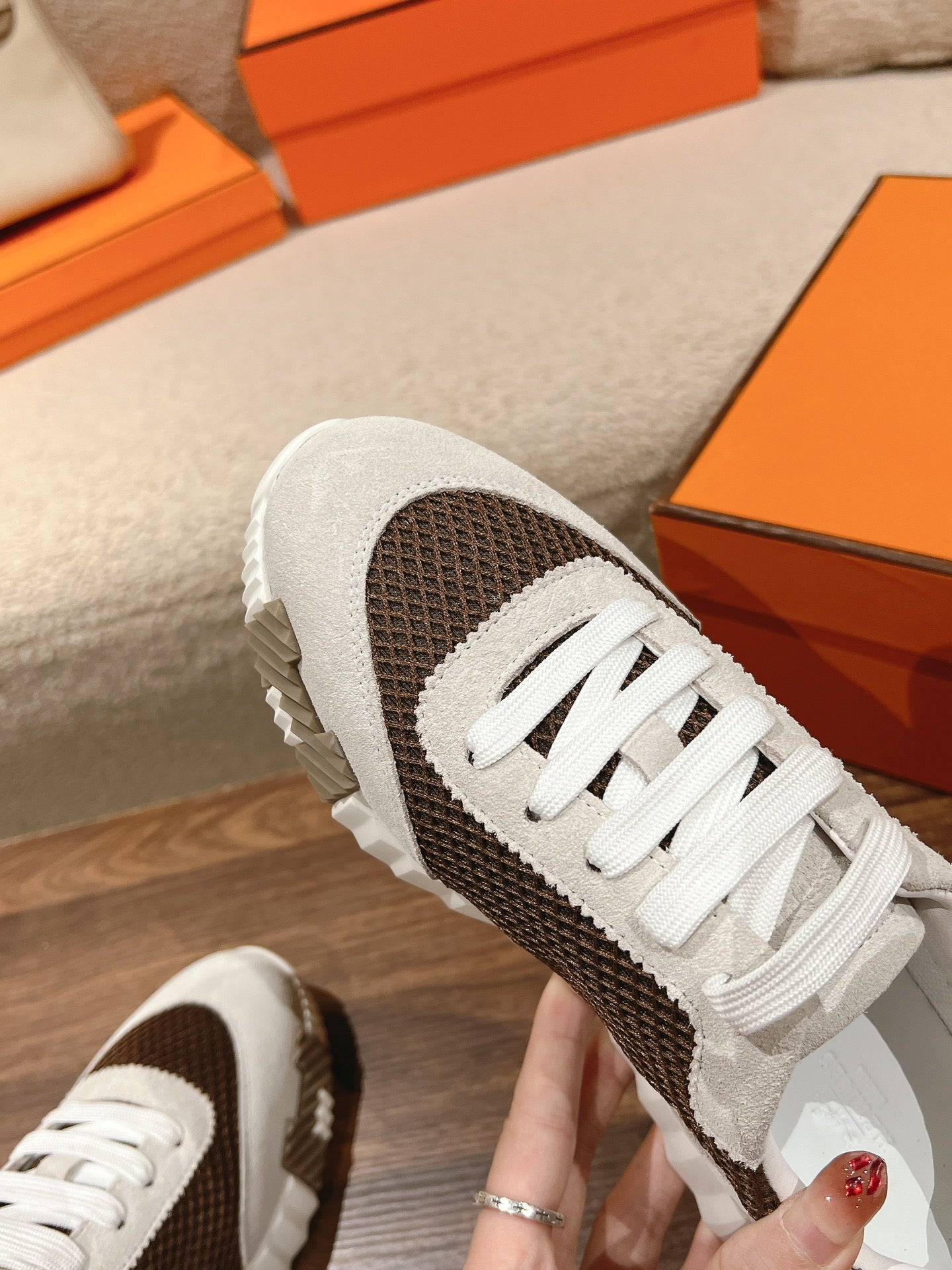 MAINLAND SNEAKER IN PALE GRAY SUEDE AND MOCHA BROWN BREATHABLE MESH FABRIC、mysite、Cacoeks