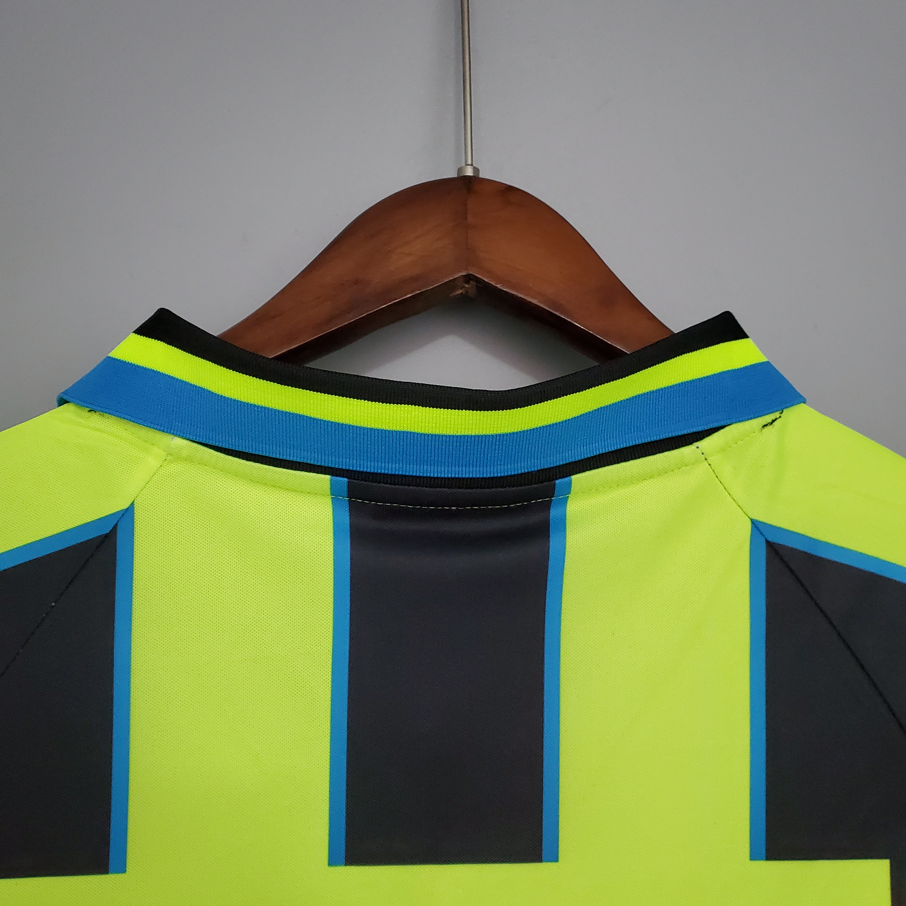 Higojerseys-Retro Manchester City 1998-99 Away Stadium Jersey